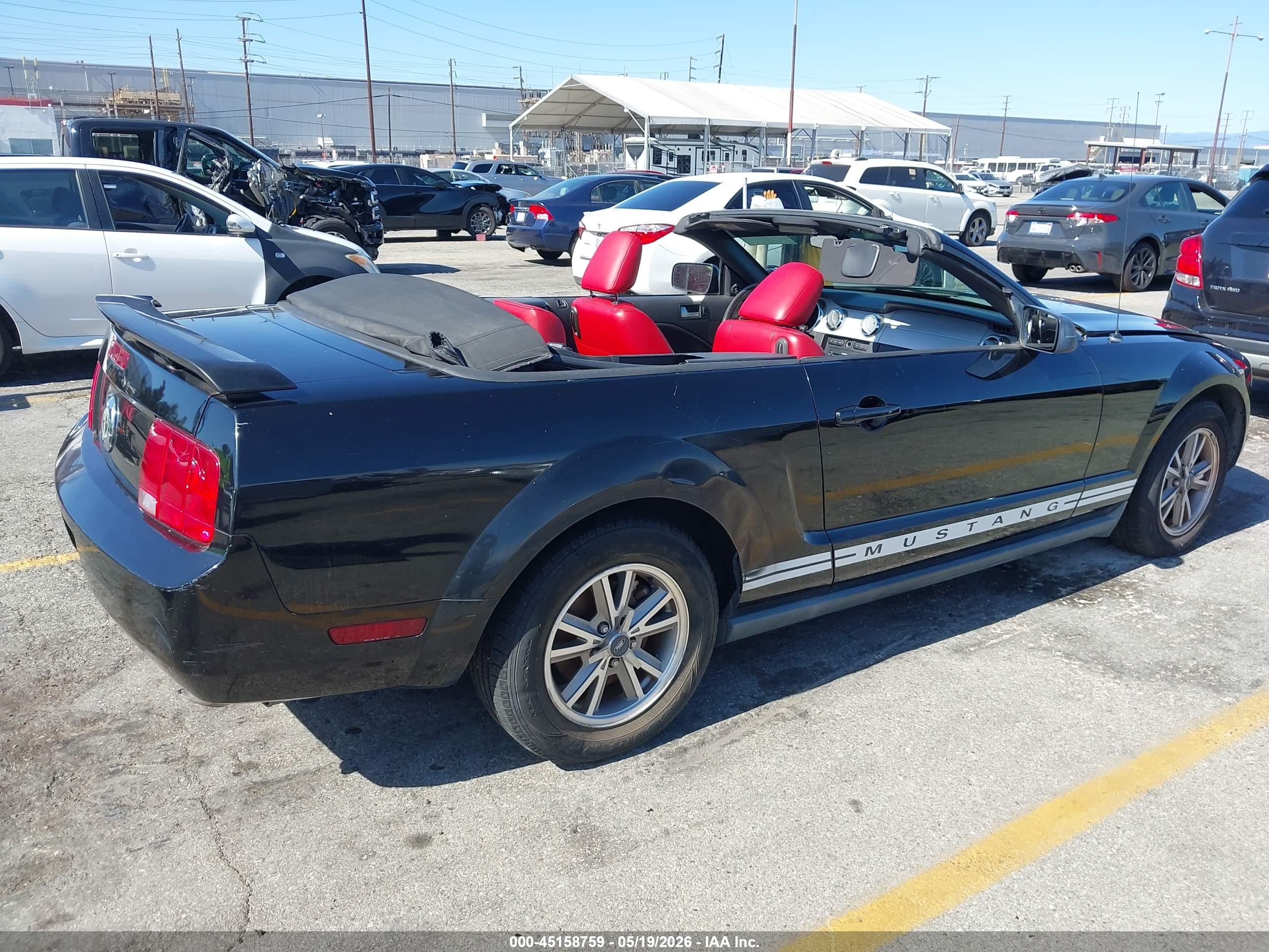 FORD MUSTANG image 4