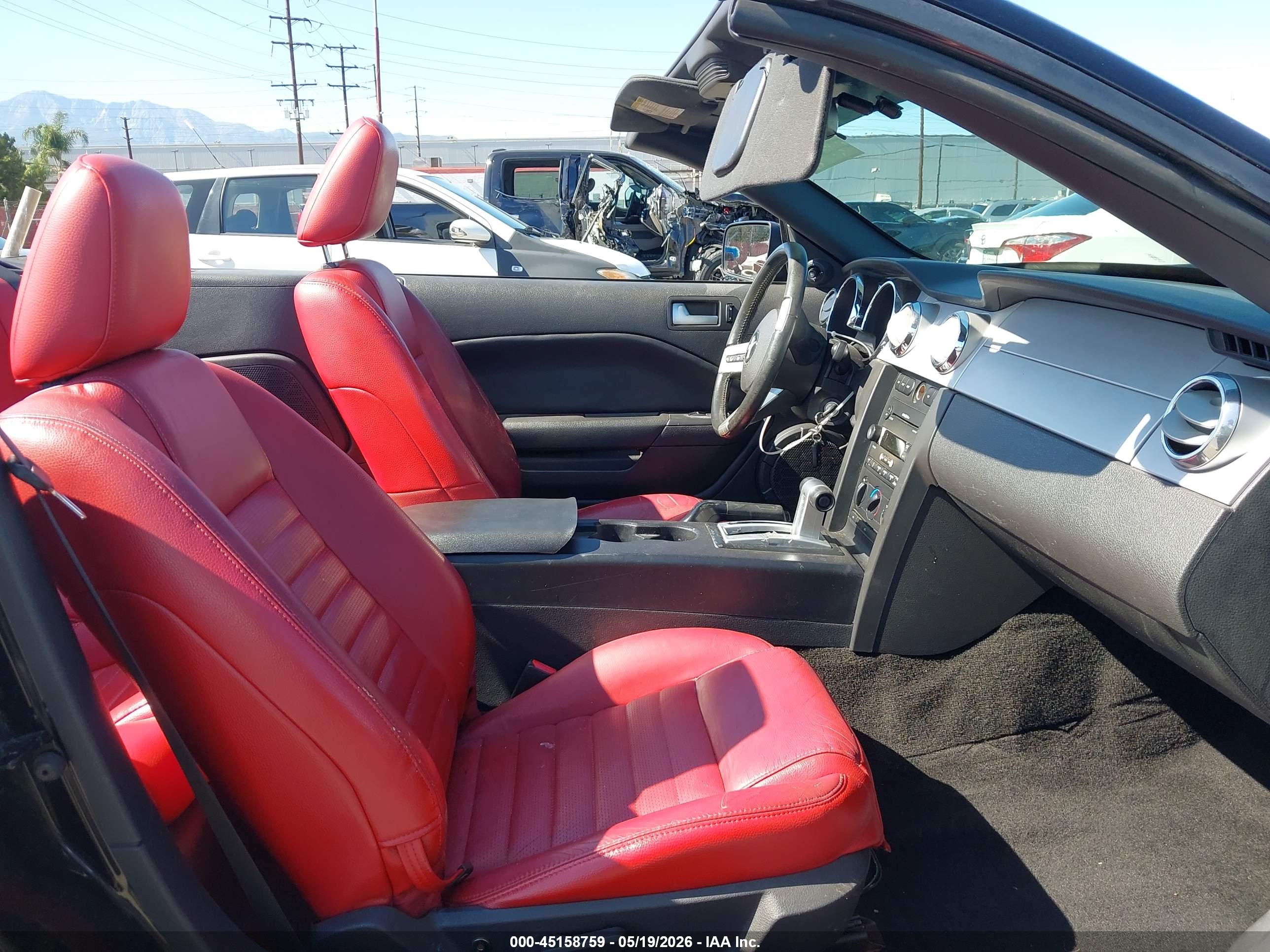 FORD MUSTANG image 5