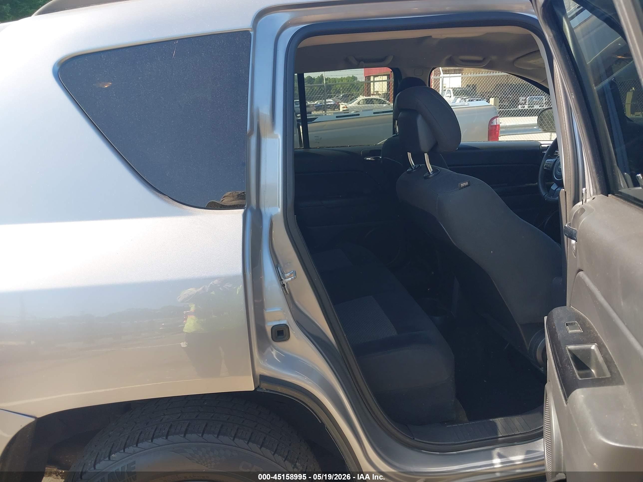 JEEP COMPASS image 8