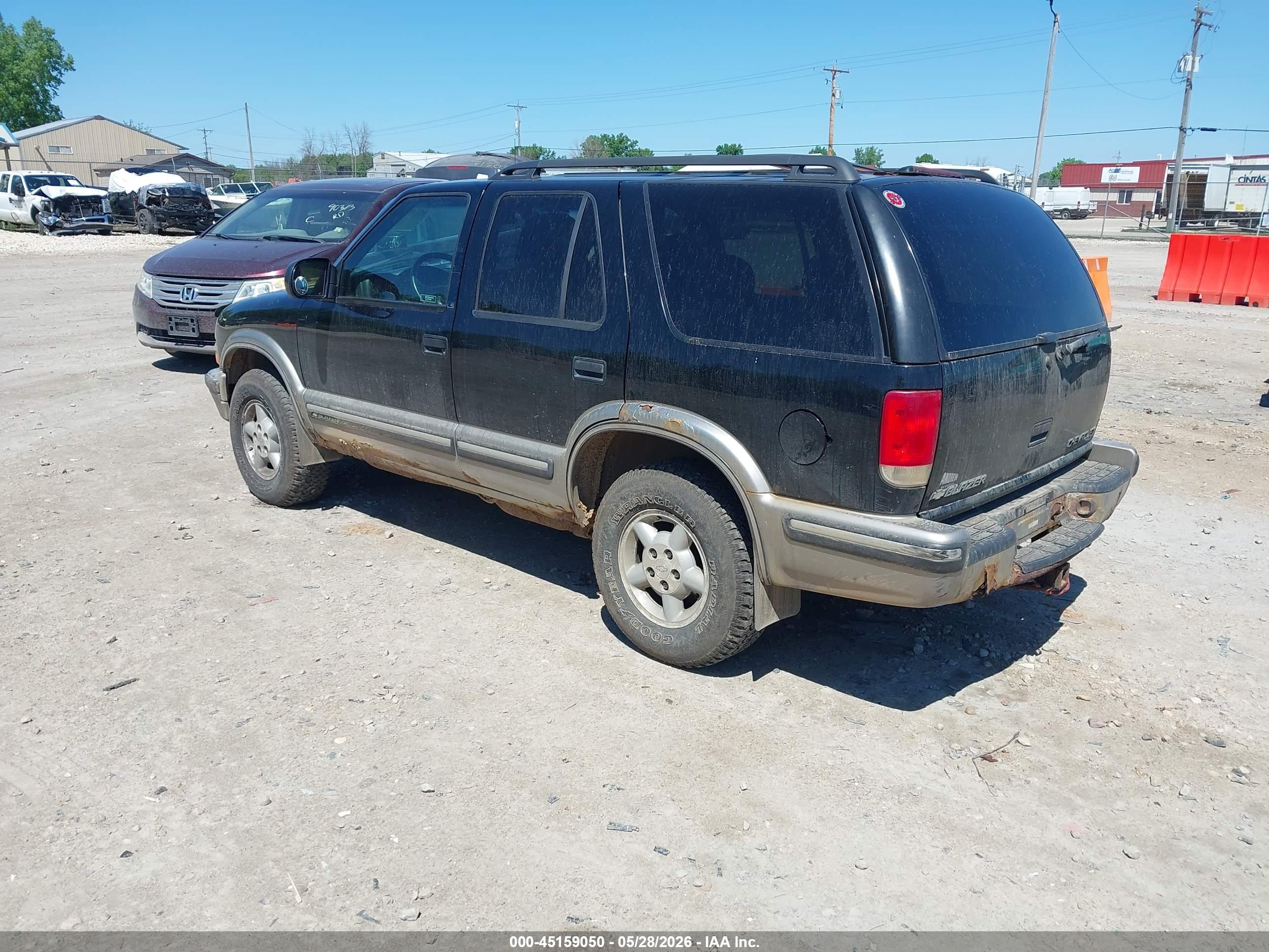 CHEVROLET BLAZER image 3