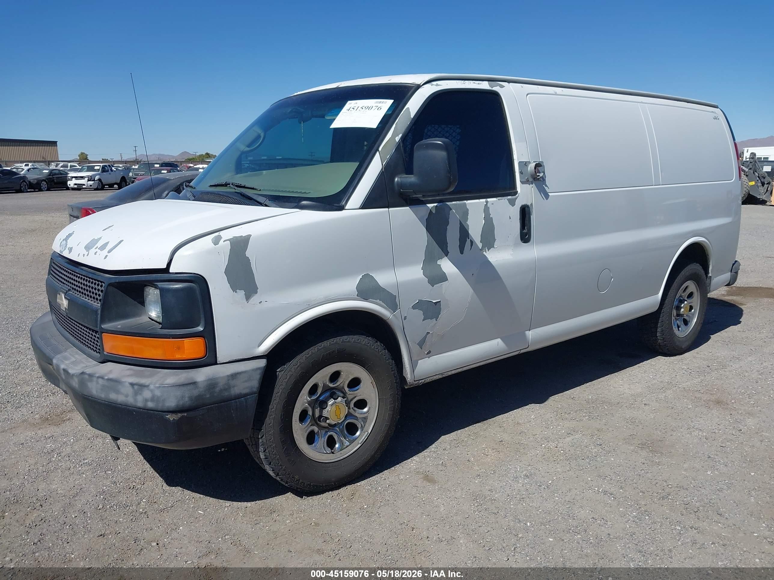 CHEVROLET EXPRESS image 2