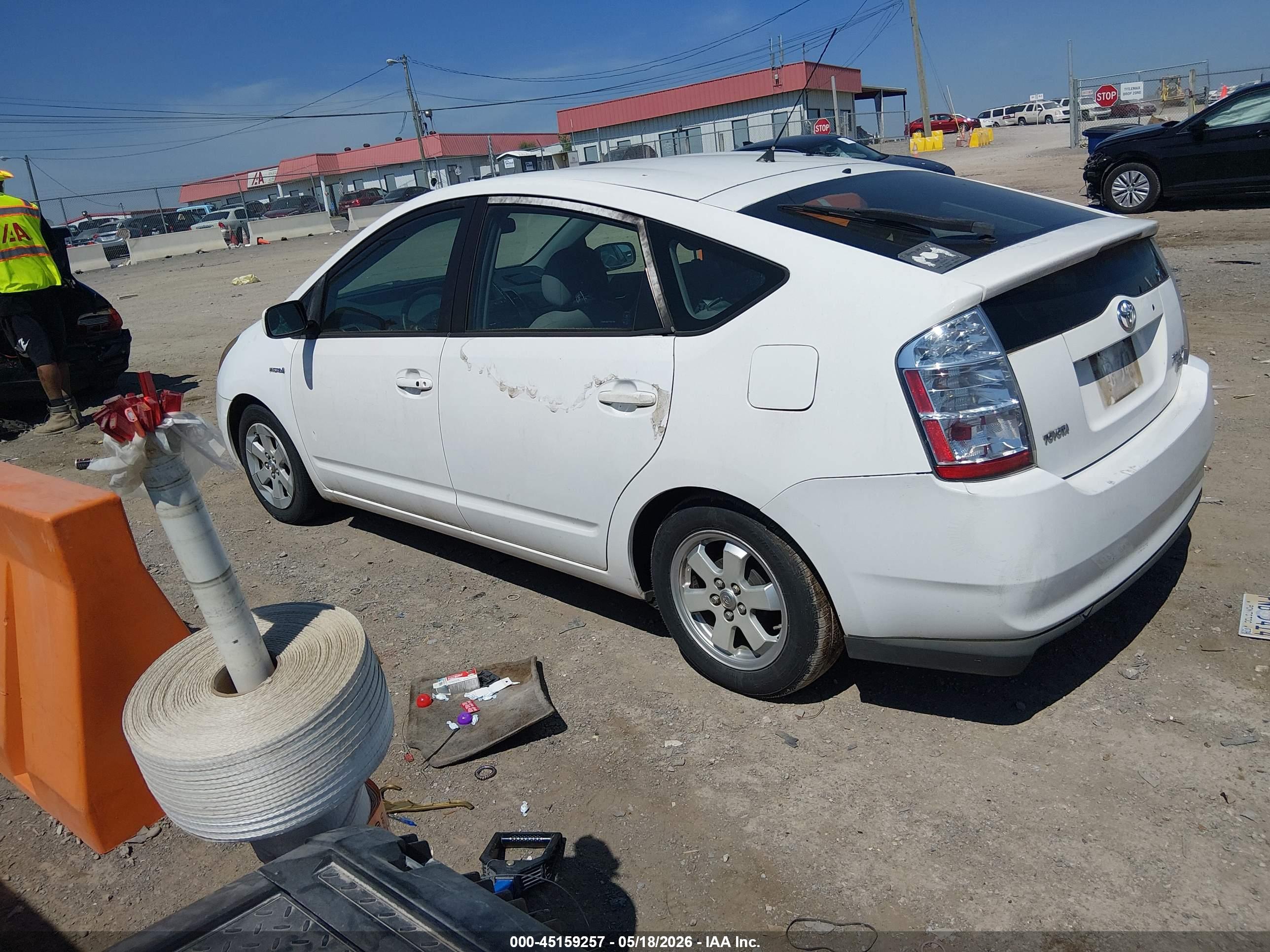 TOYOTA PRIUS image 3