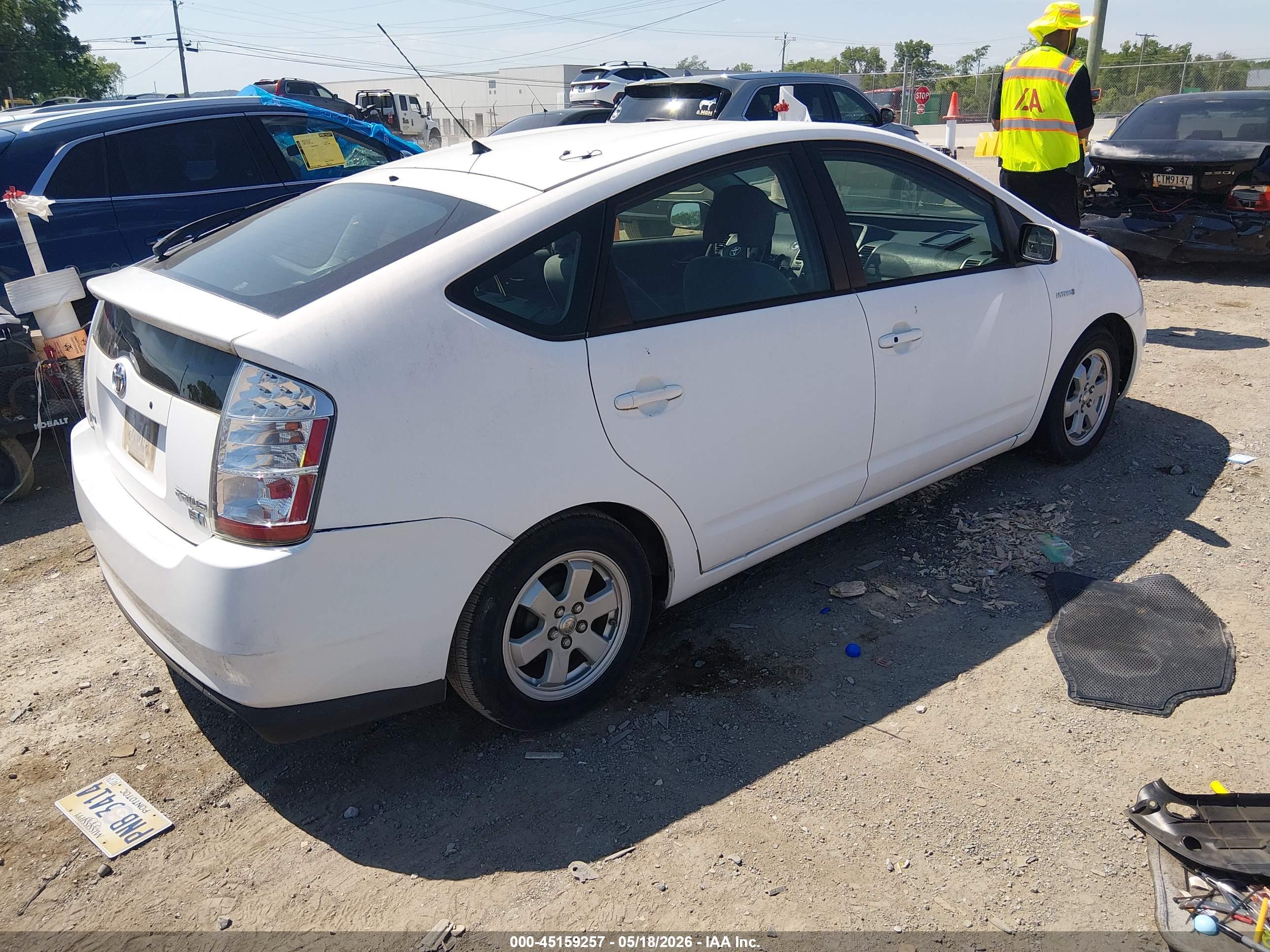 TOYOTA PRIUS image 4
