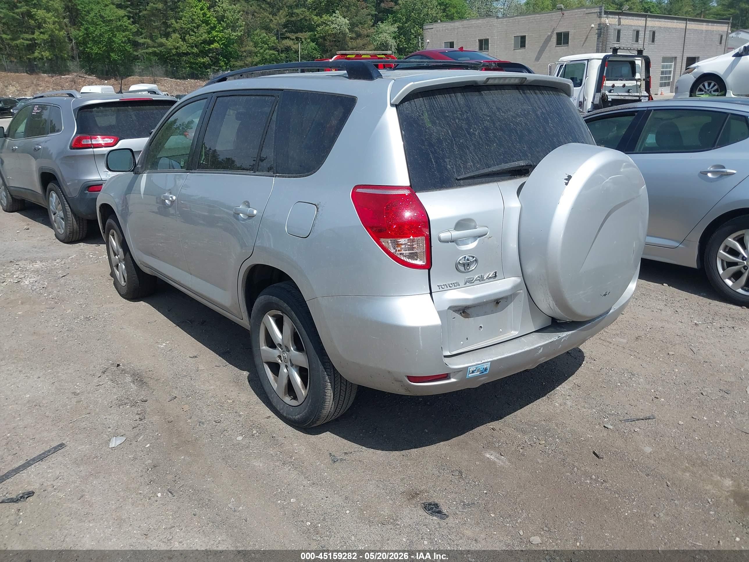 TOYOTA RAV4 image 3