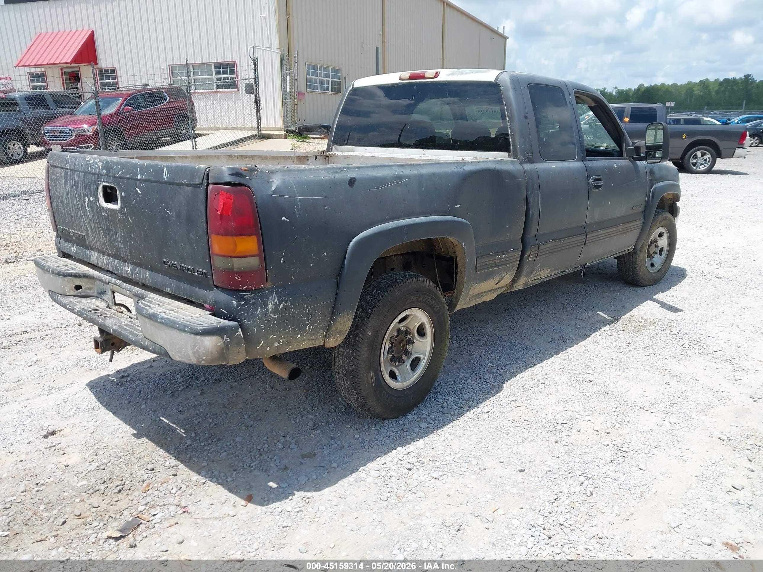 CHEVROLET SILVERADO image 4