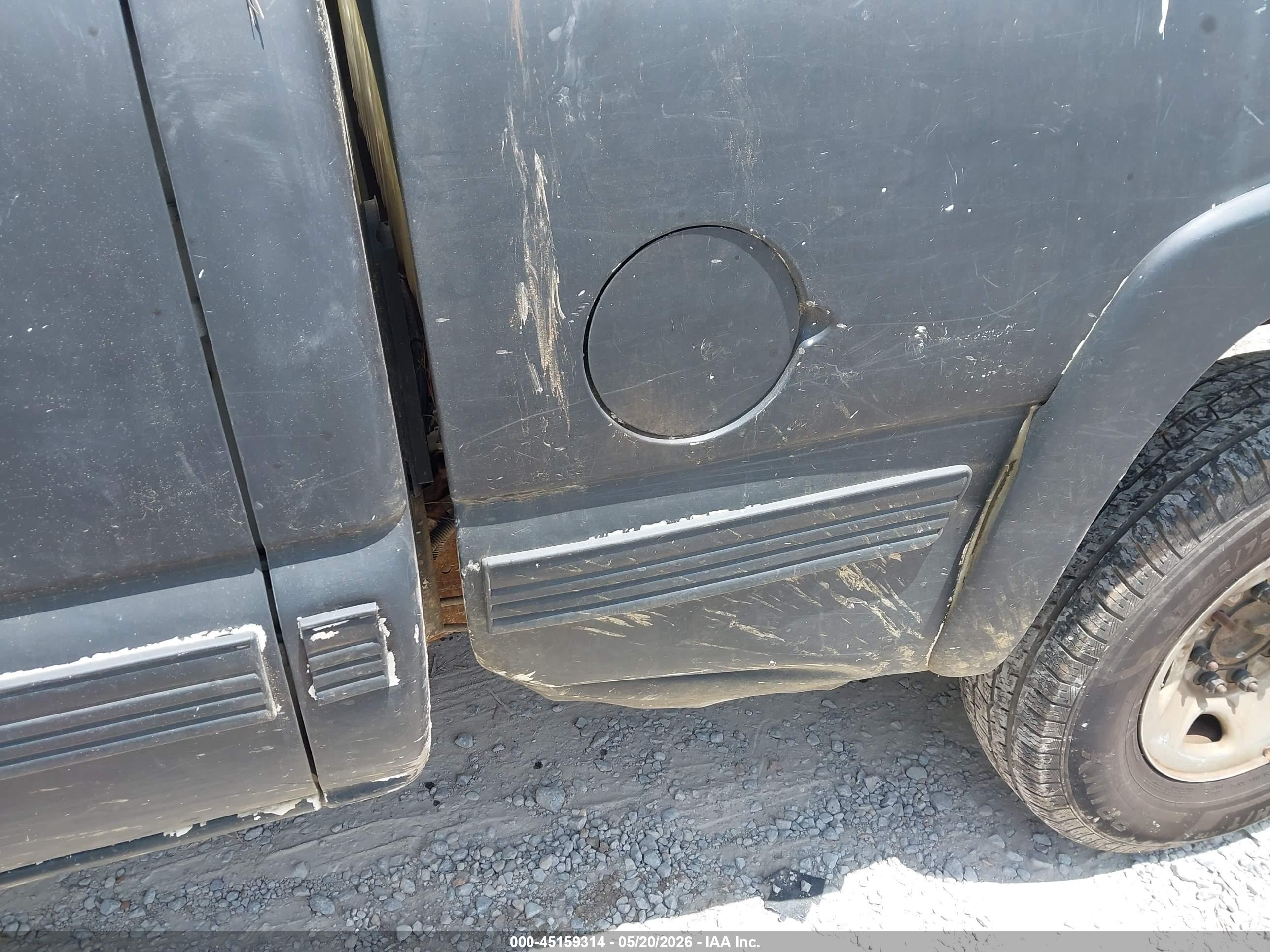 CHEVROLET SILVERADO image 6