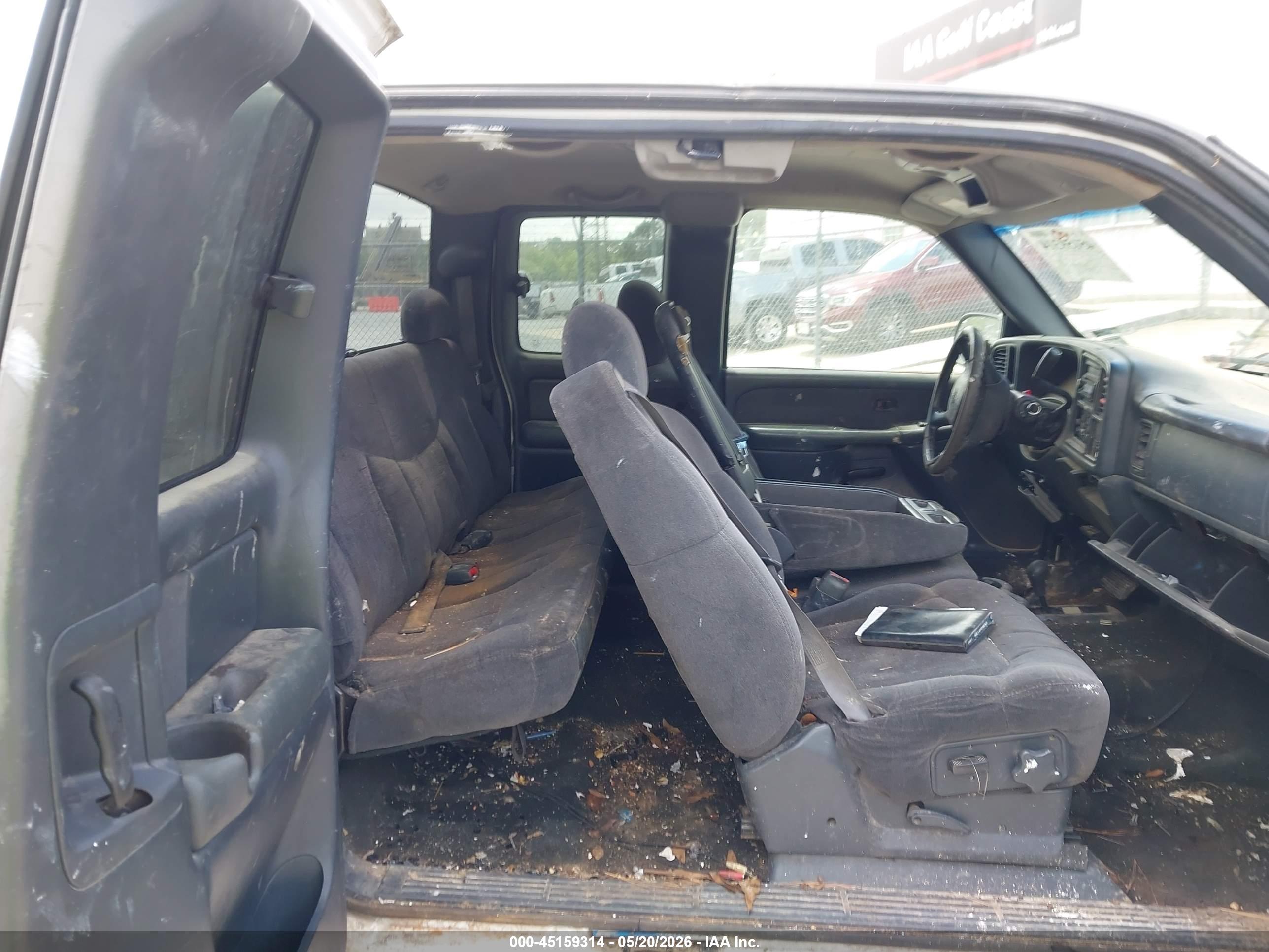 CHEVROLET SILVERADO image 8