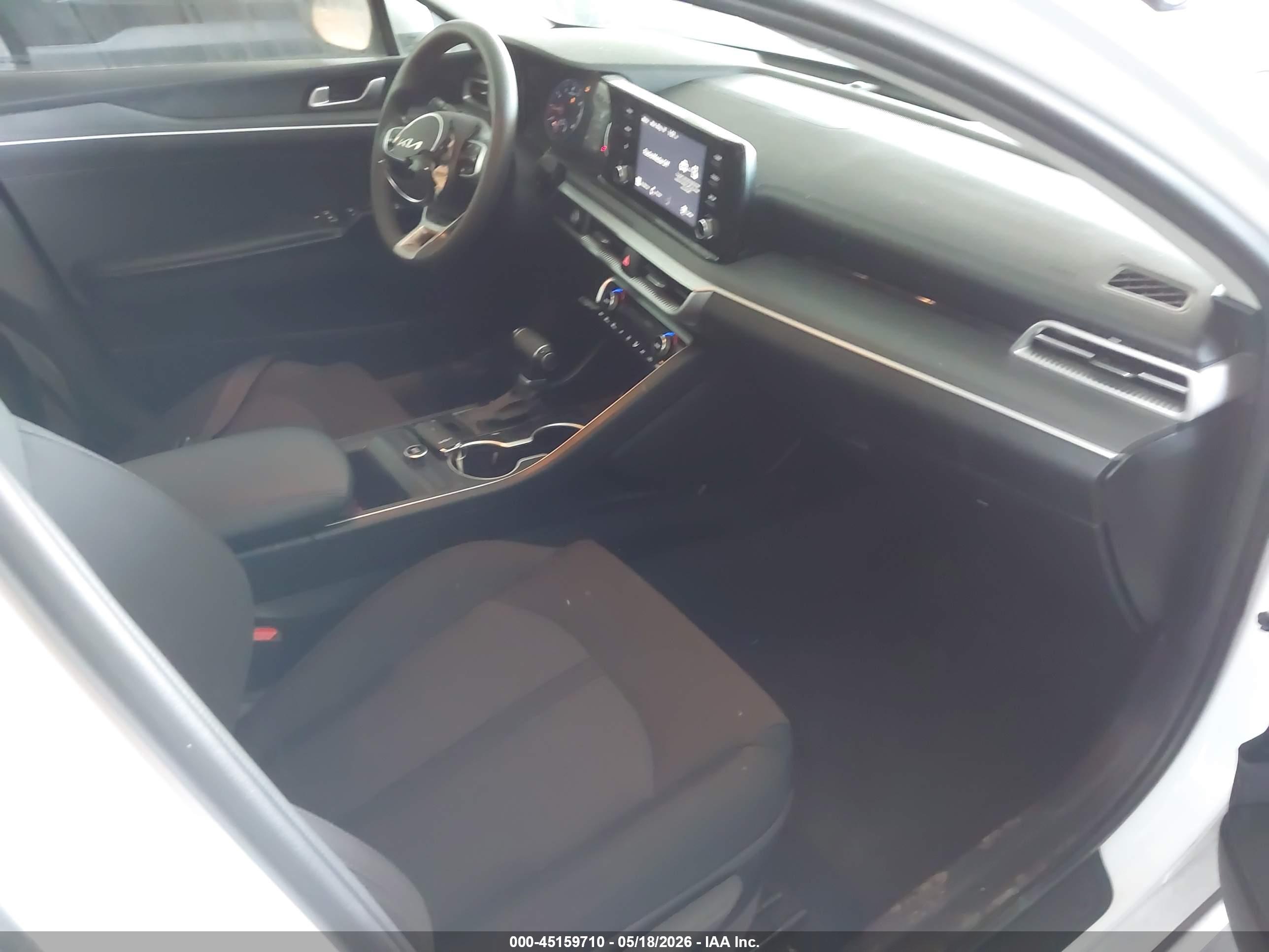 KIA K5 image 5