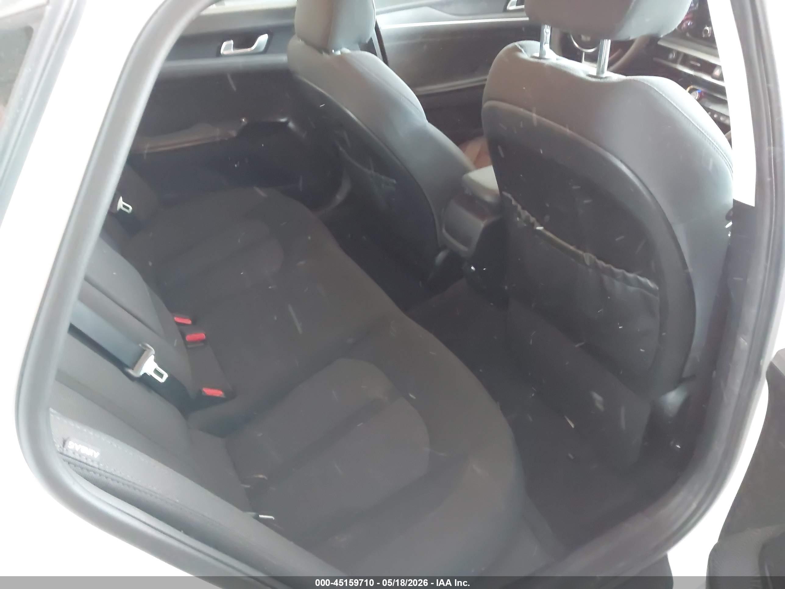KIA K5 image 8