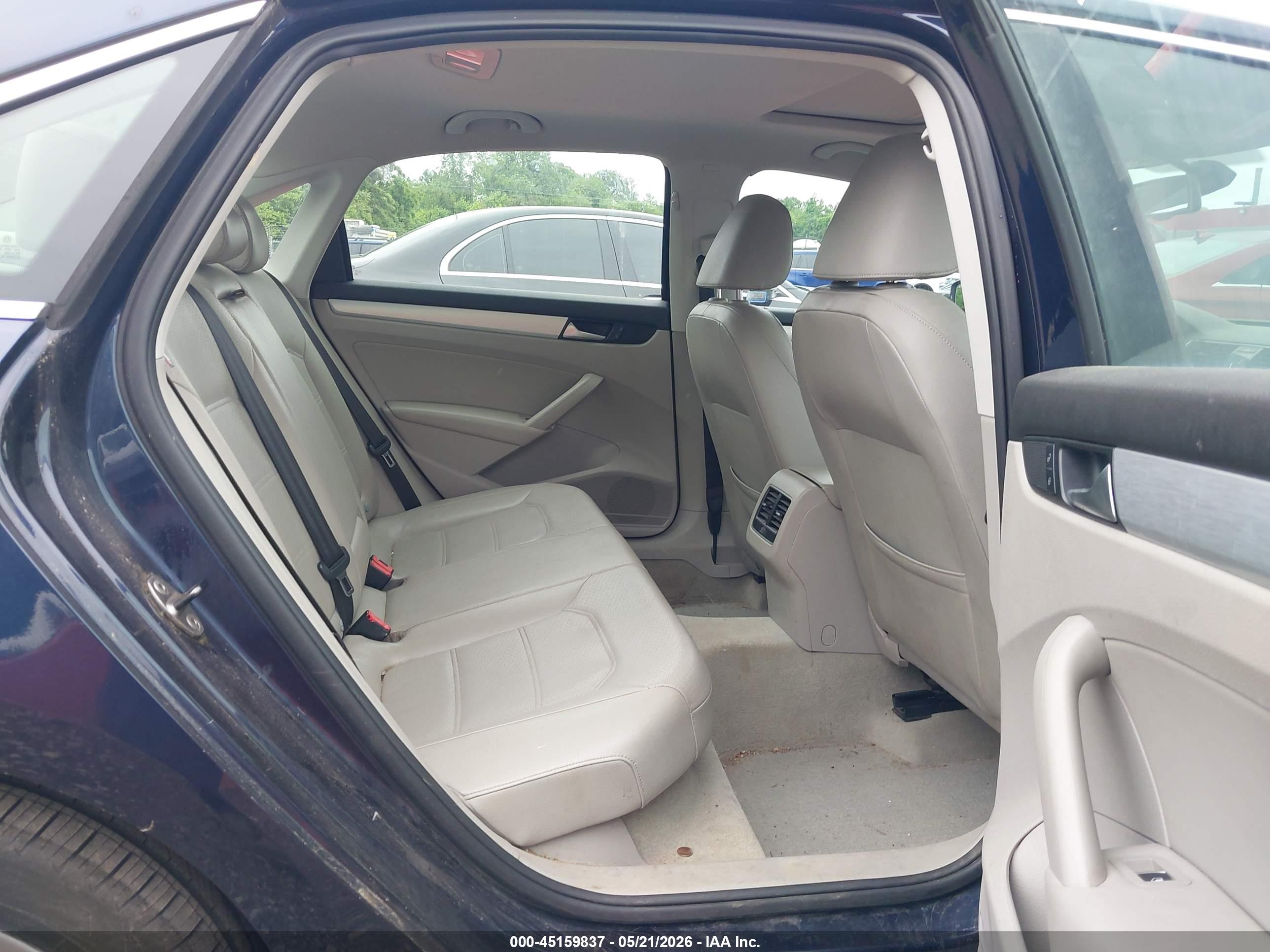 VOLKSWAGEN PASSAT image 8