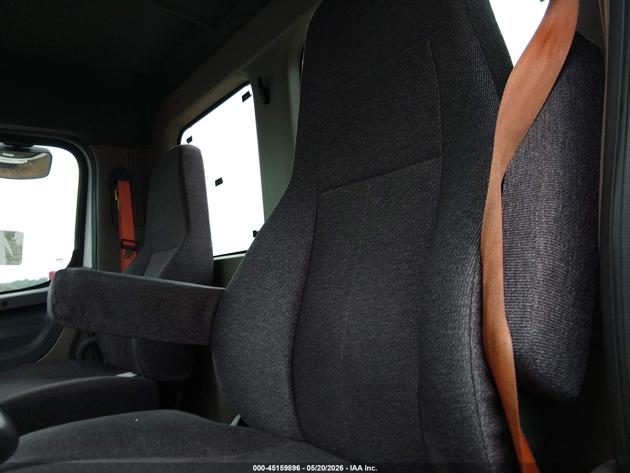 FREIGHTLINER CASCADIA image 7