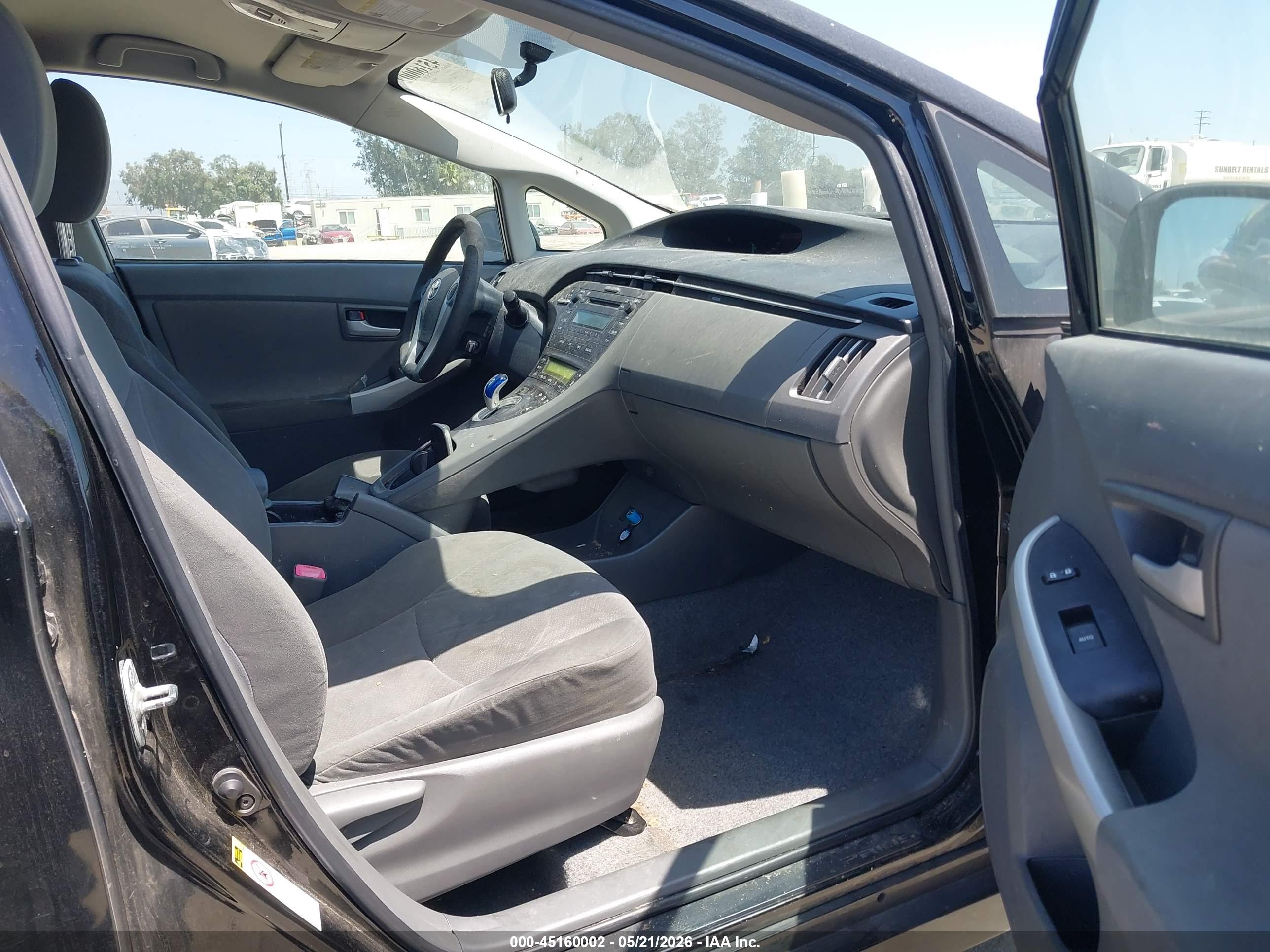 TOYOTA PRIUS image 5