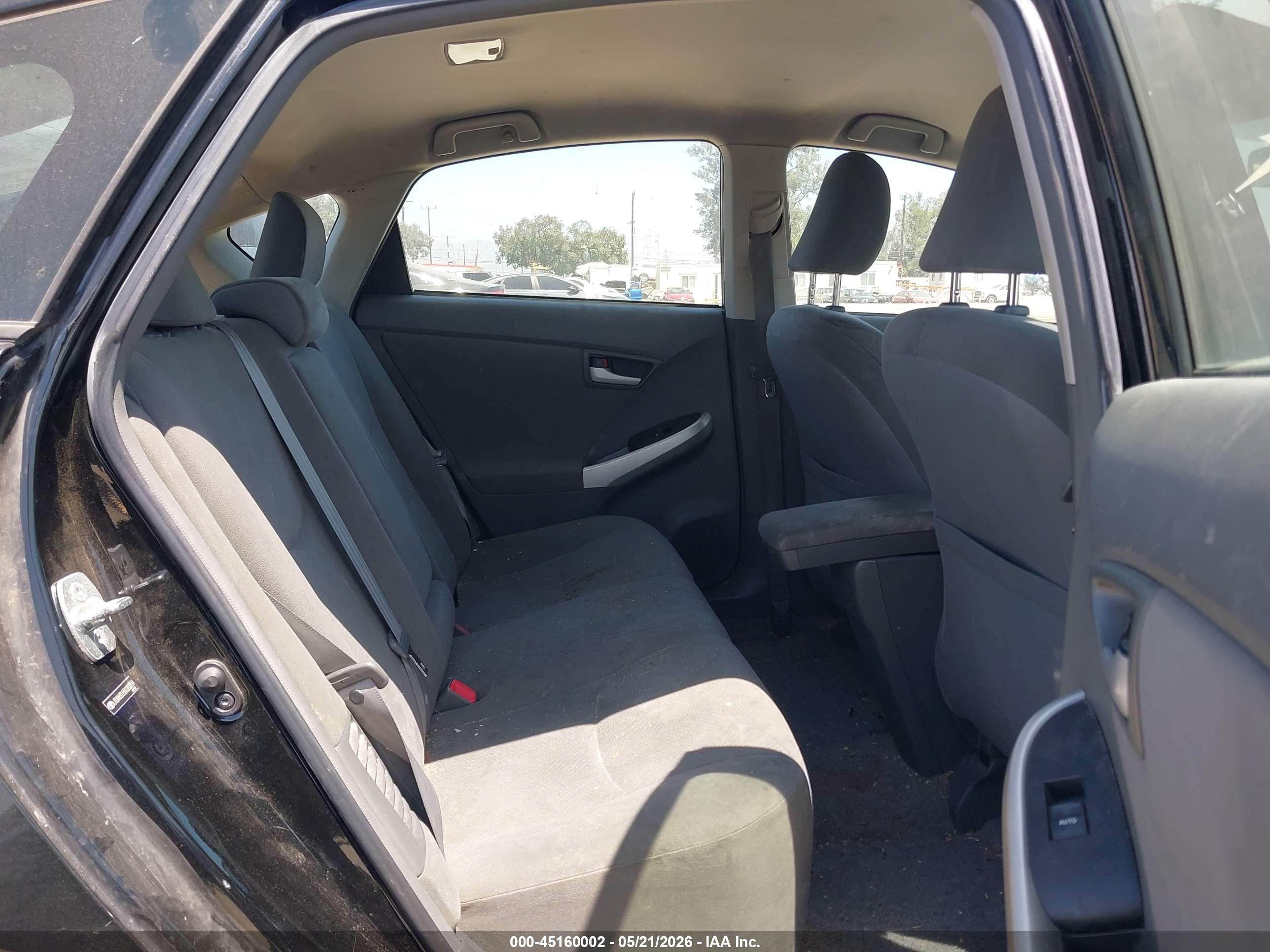 TOYOTA PRIUS image 8