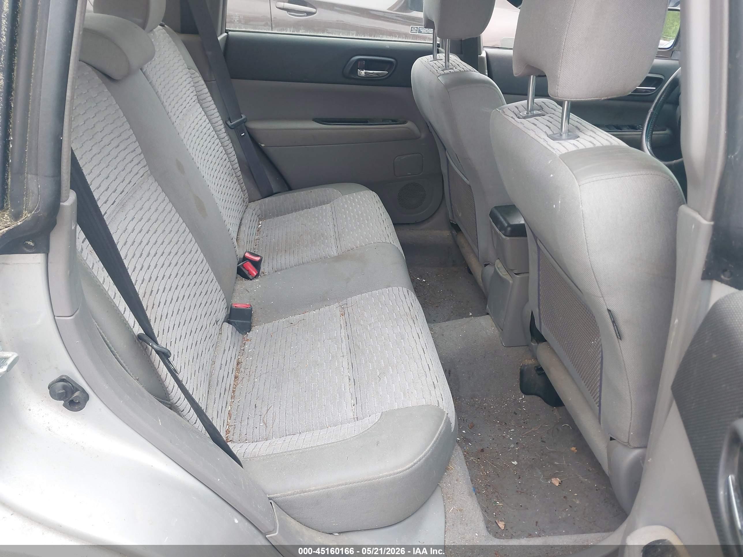 SUBARU FORESTER image 8