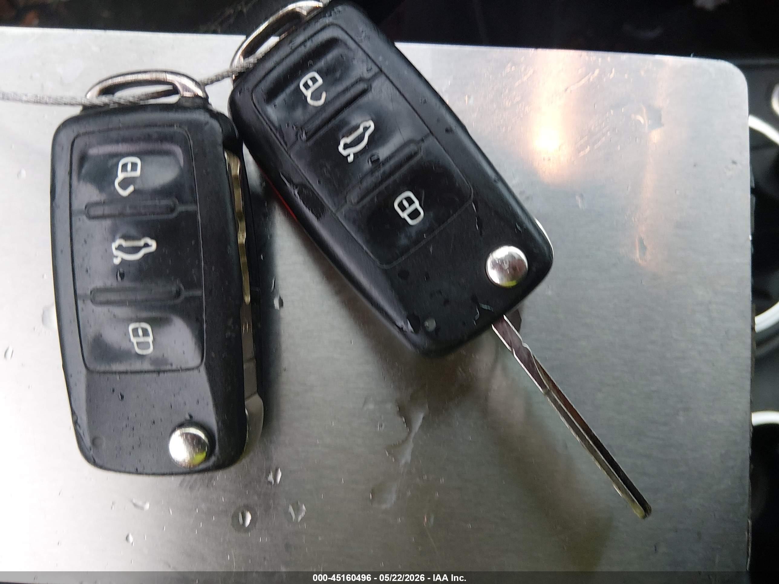 VOLKSWAGEN BEETLE image 11