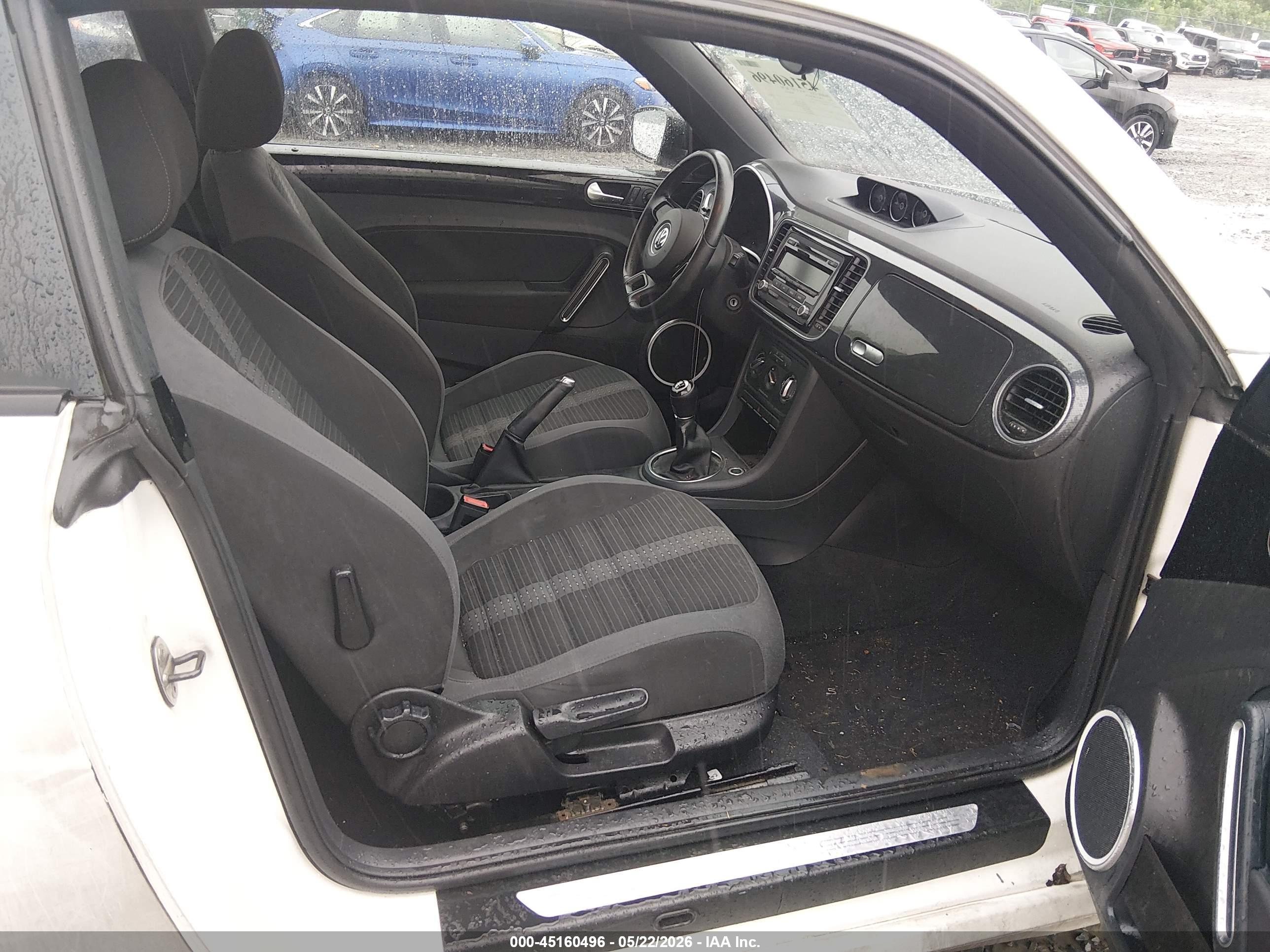 VOLKSWAGEN BEETLE image 5