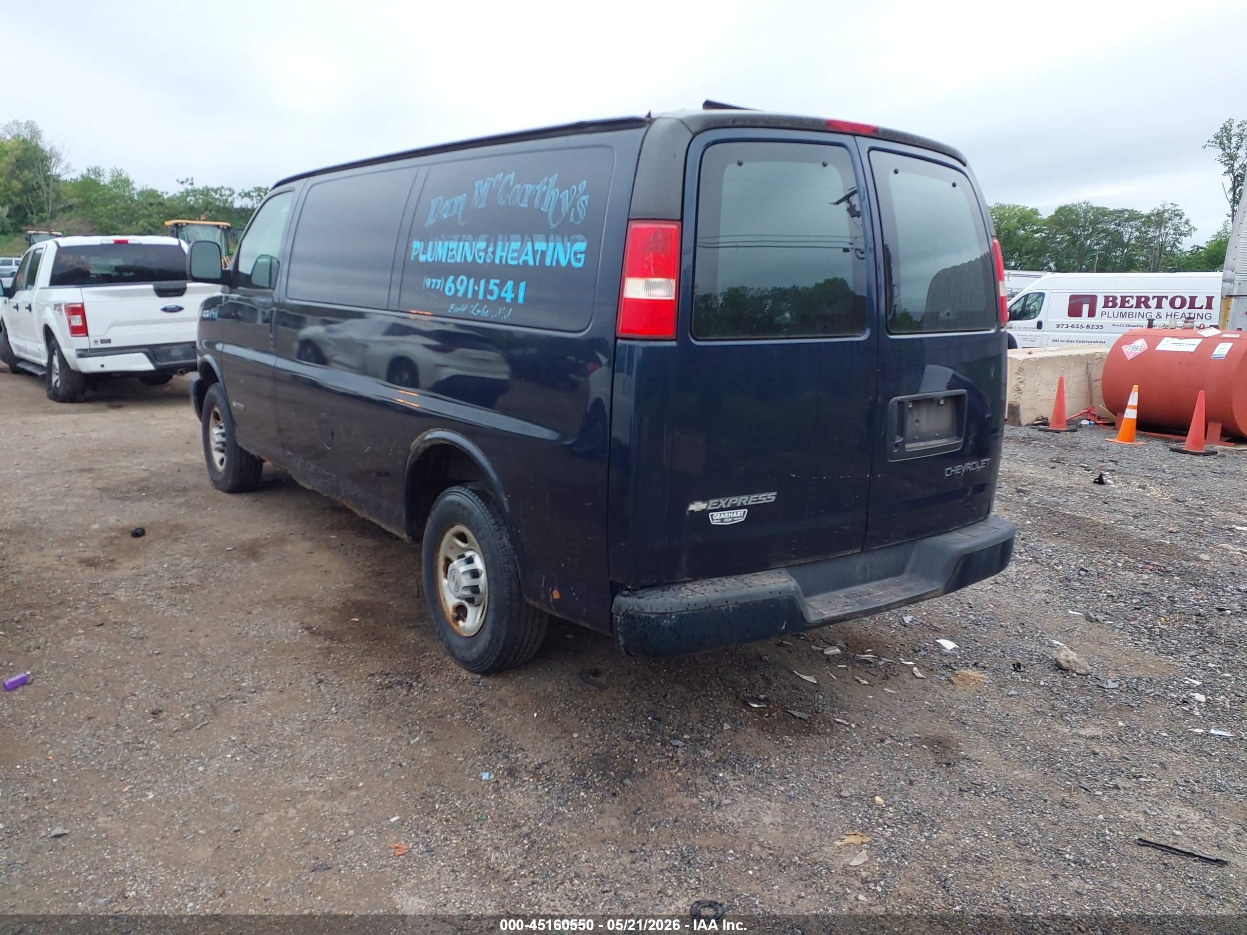 CHEVROLET EXPRESS image 3