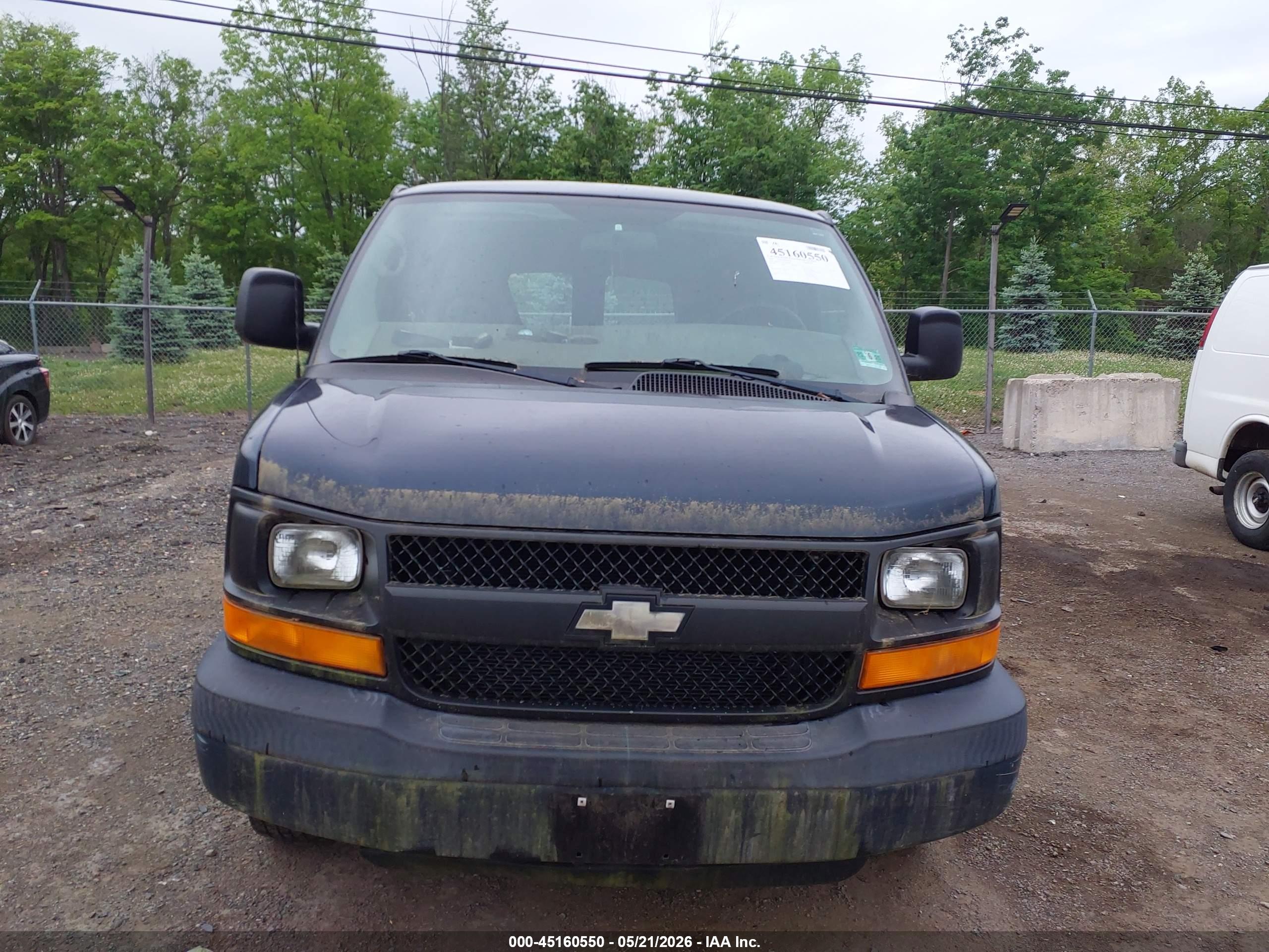 CHEVROLET EXPRESS image 6