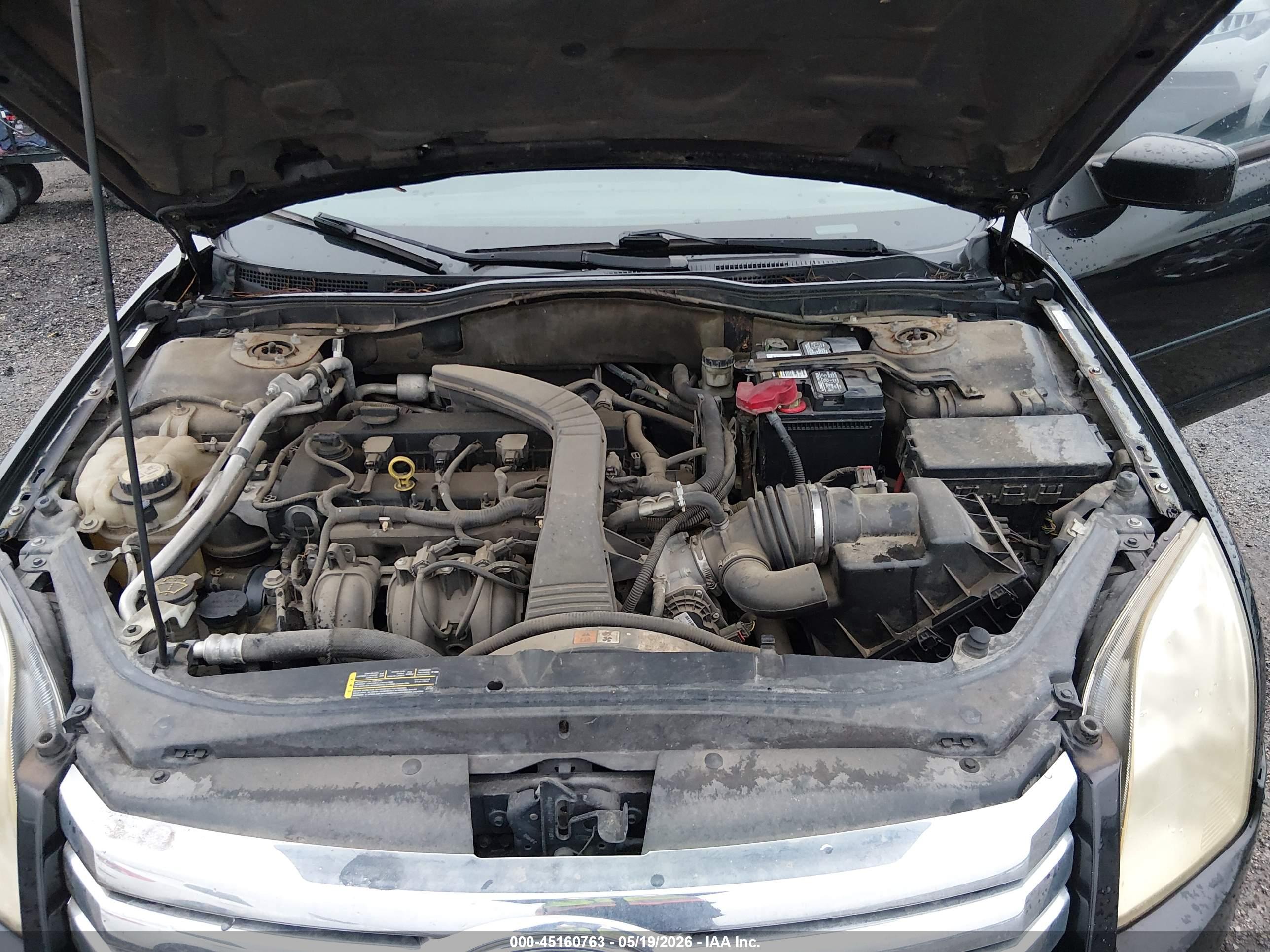 FORD FUSION image 10