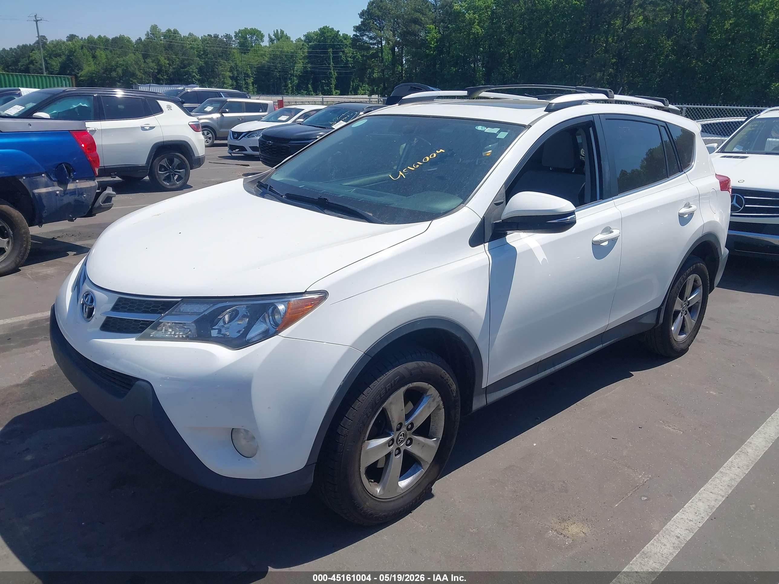 TOYOTA RAV4 image 2