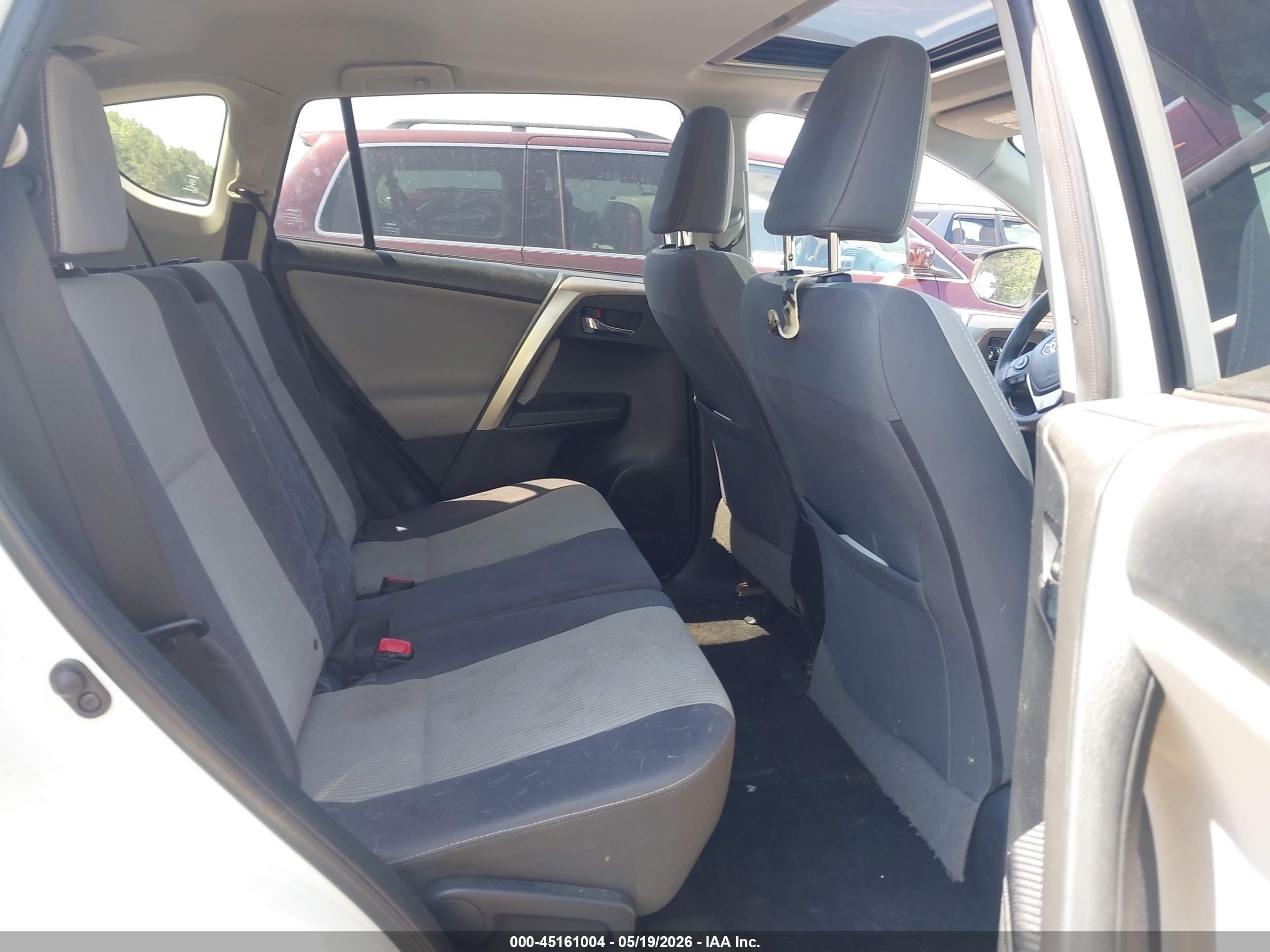 TOYOTA RAV4 image 8