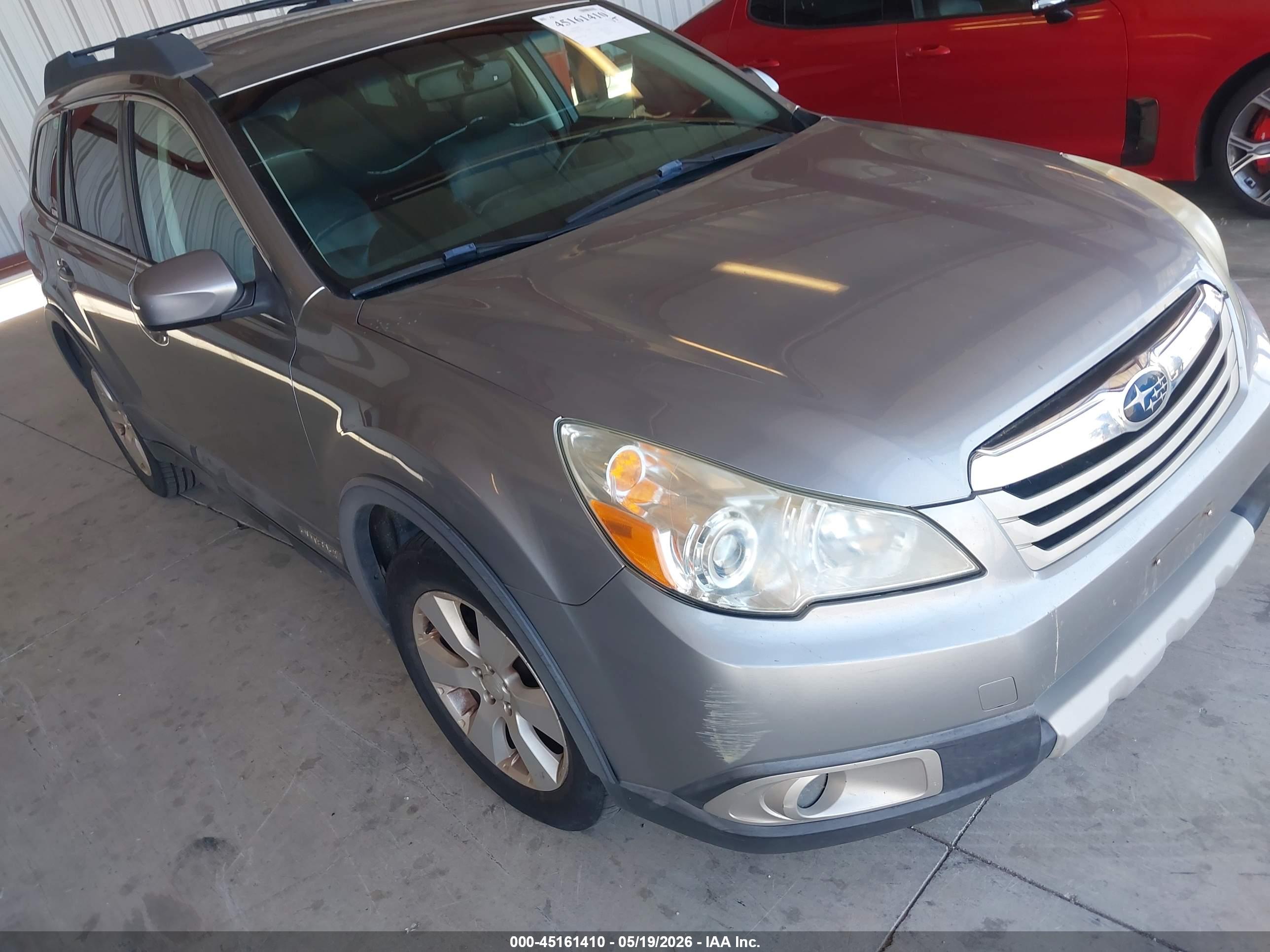 SUBARU OUTBACK image 6