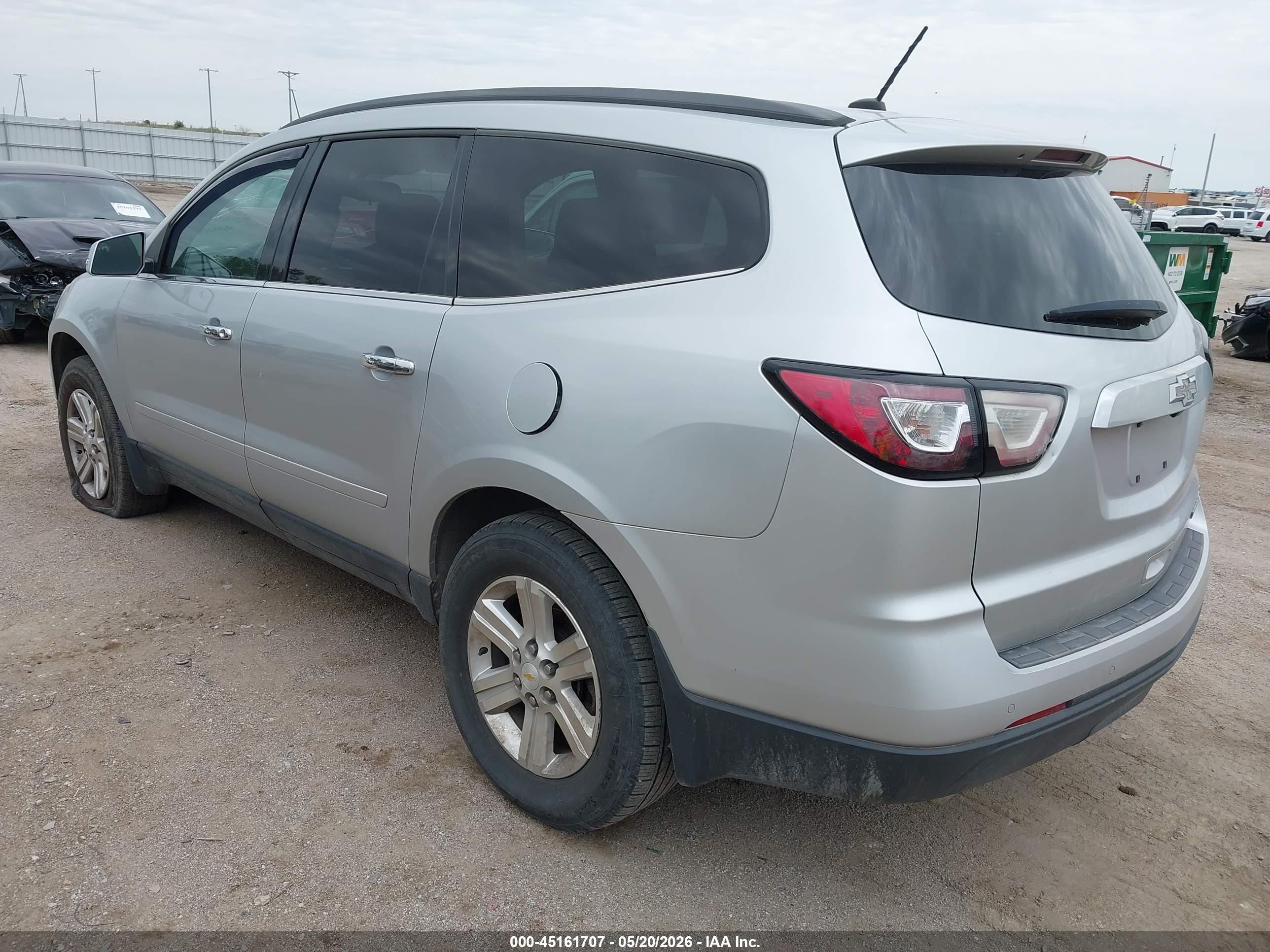 CHEVROLET TRAVERSE image 3