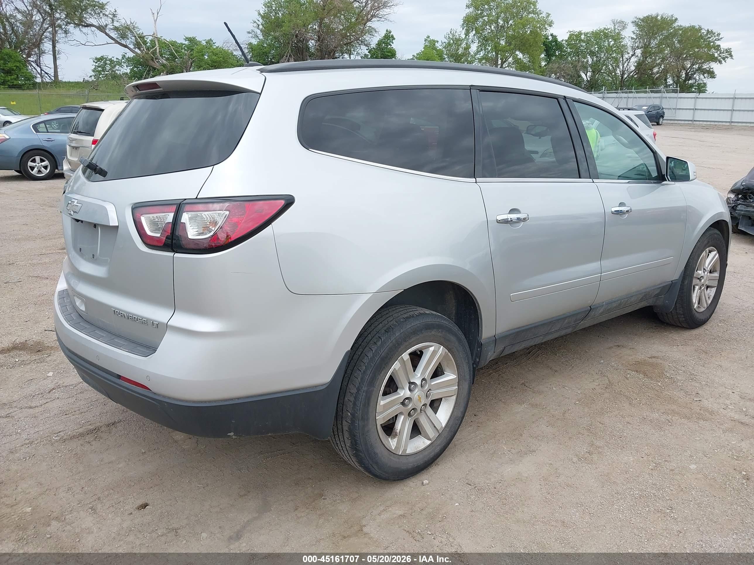 CHEVROLET TRAVERSE image 4