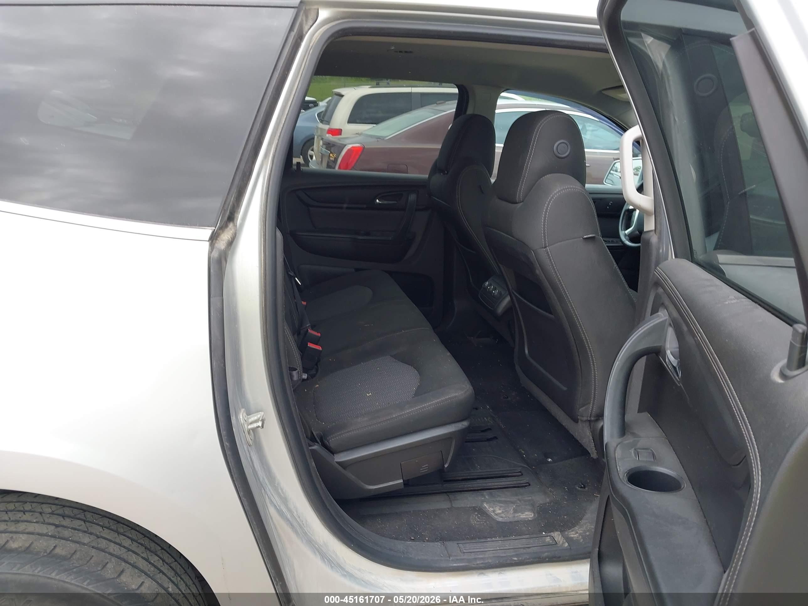 CHEVROLET TRAVERSE image 8