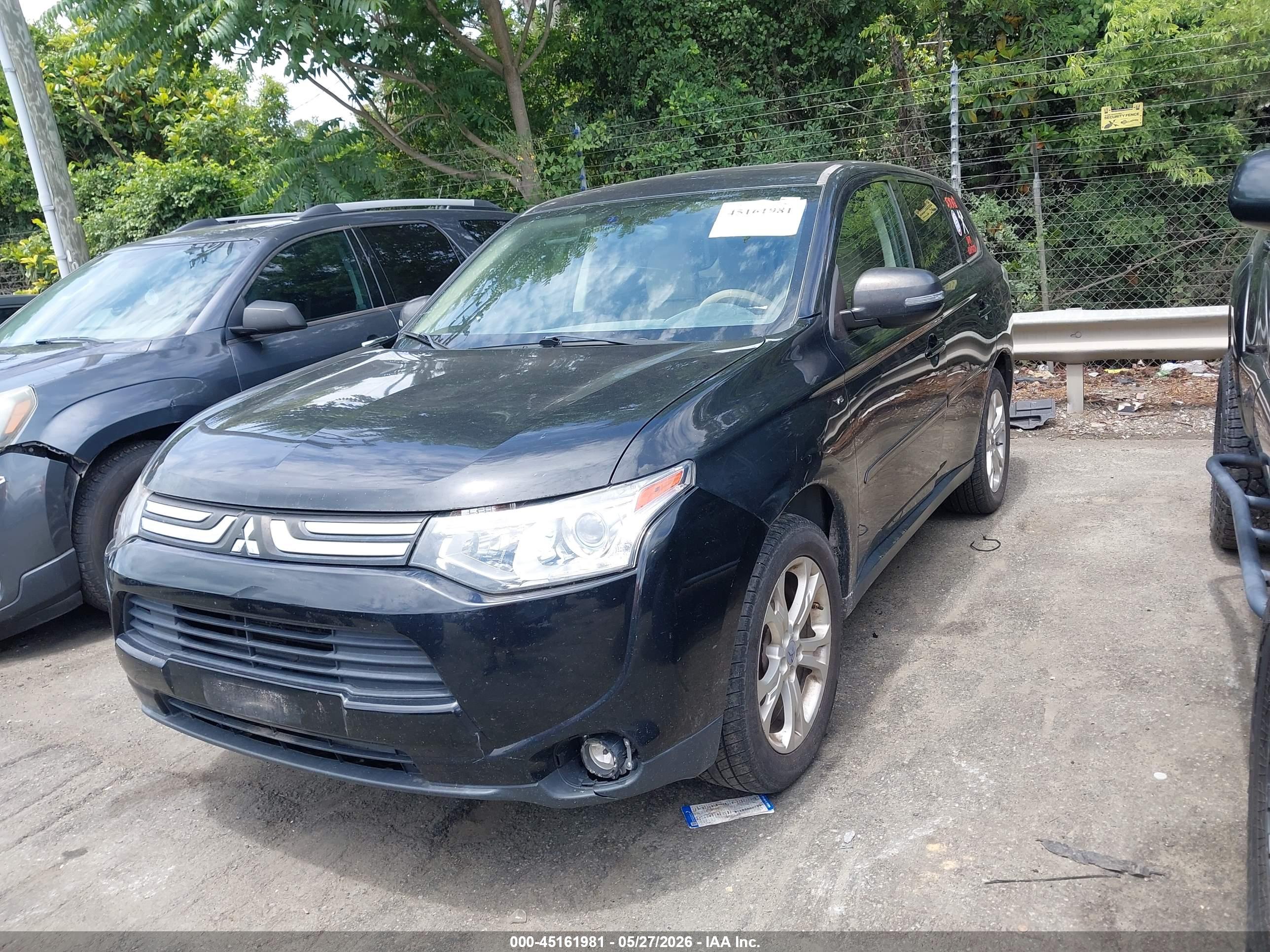 MITSUBISHI OUTLANDER image 2