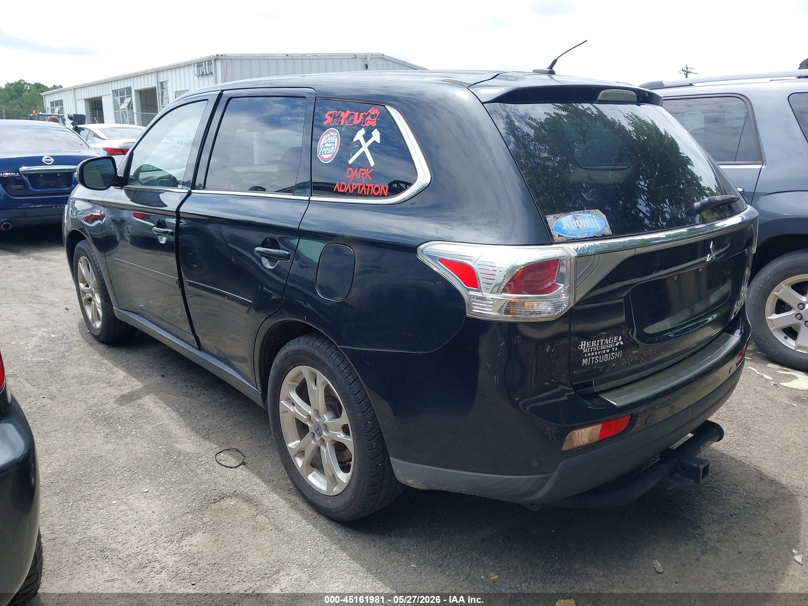 MITSUBISHI OUTLANDER image 3