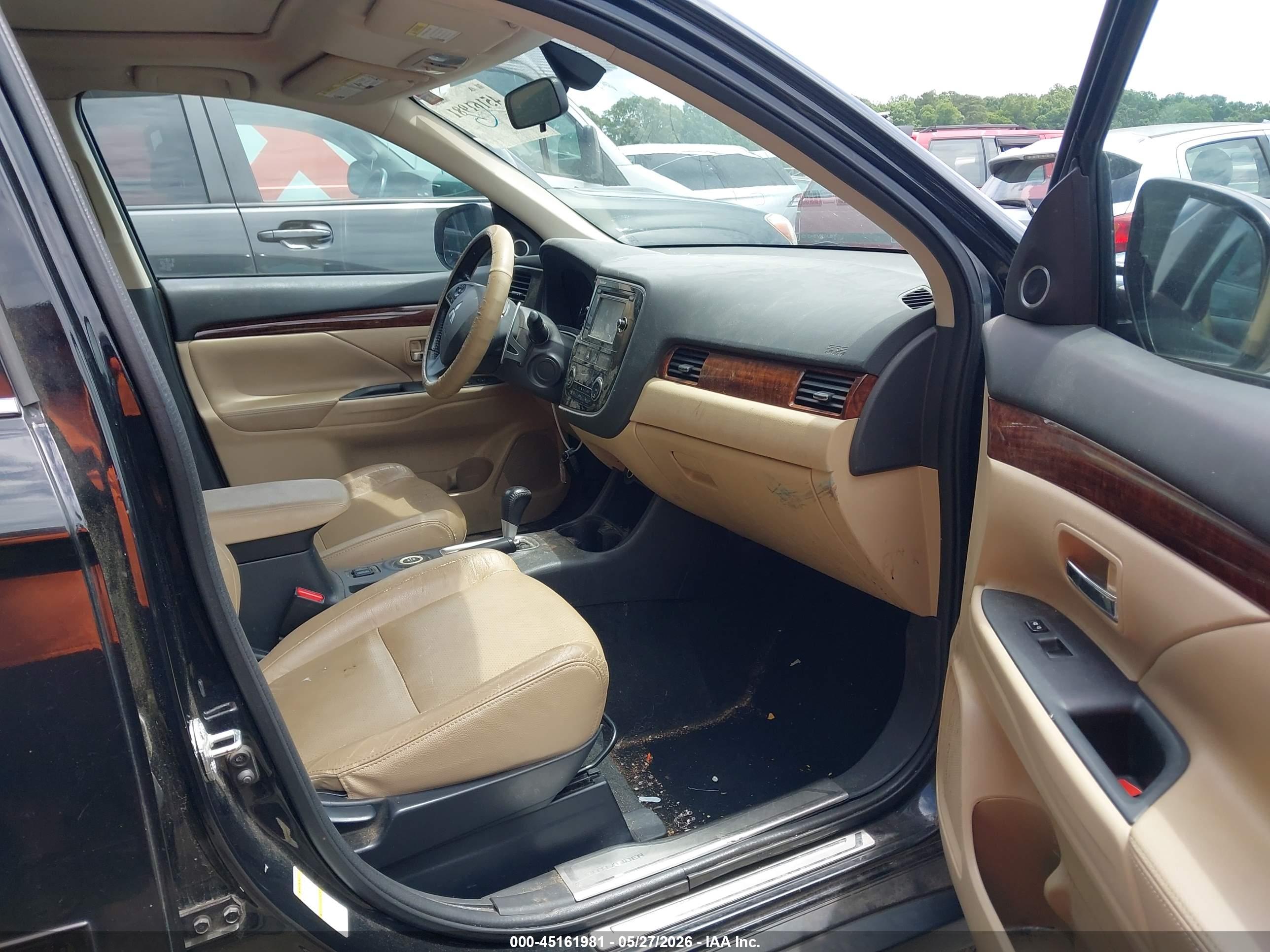 MITSUBISHI OUTLANDER image 5