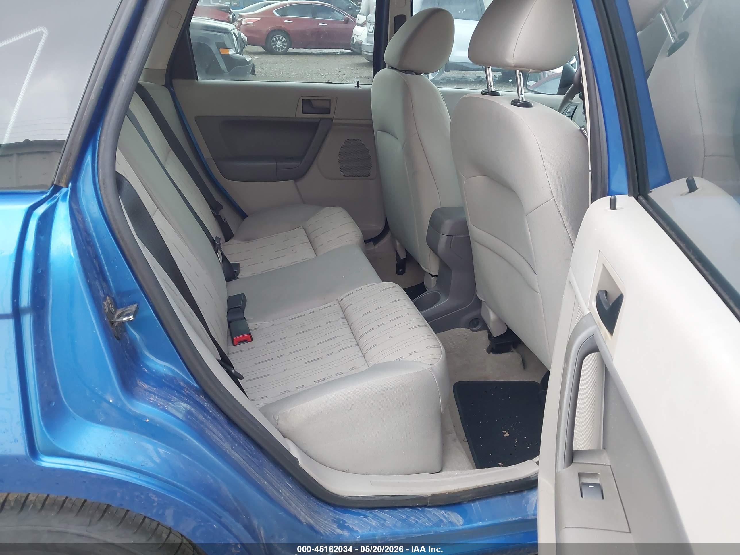 FORD FOCUS image 8
