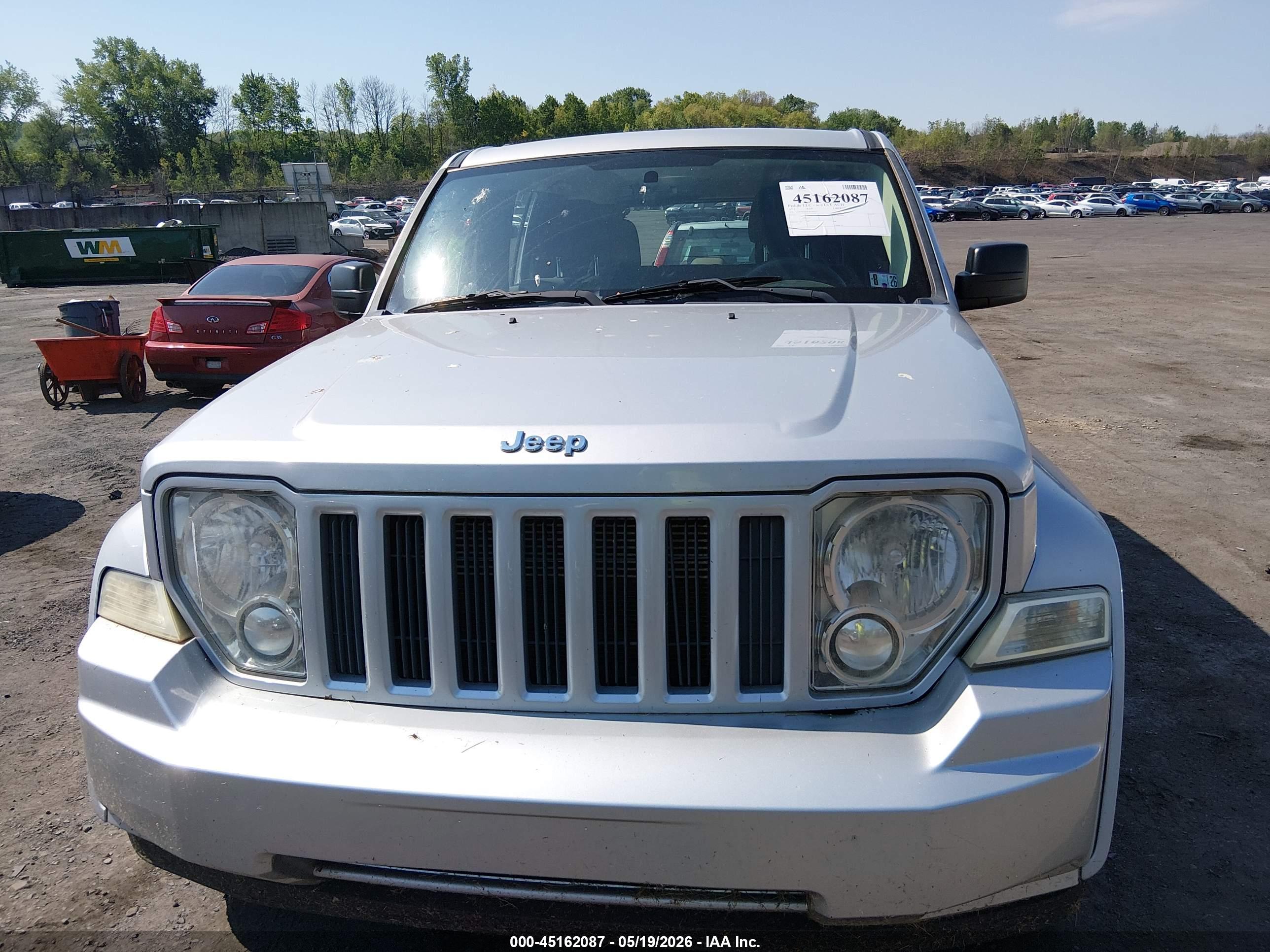 JEEP LIBERTY image 6