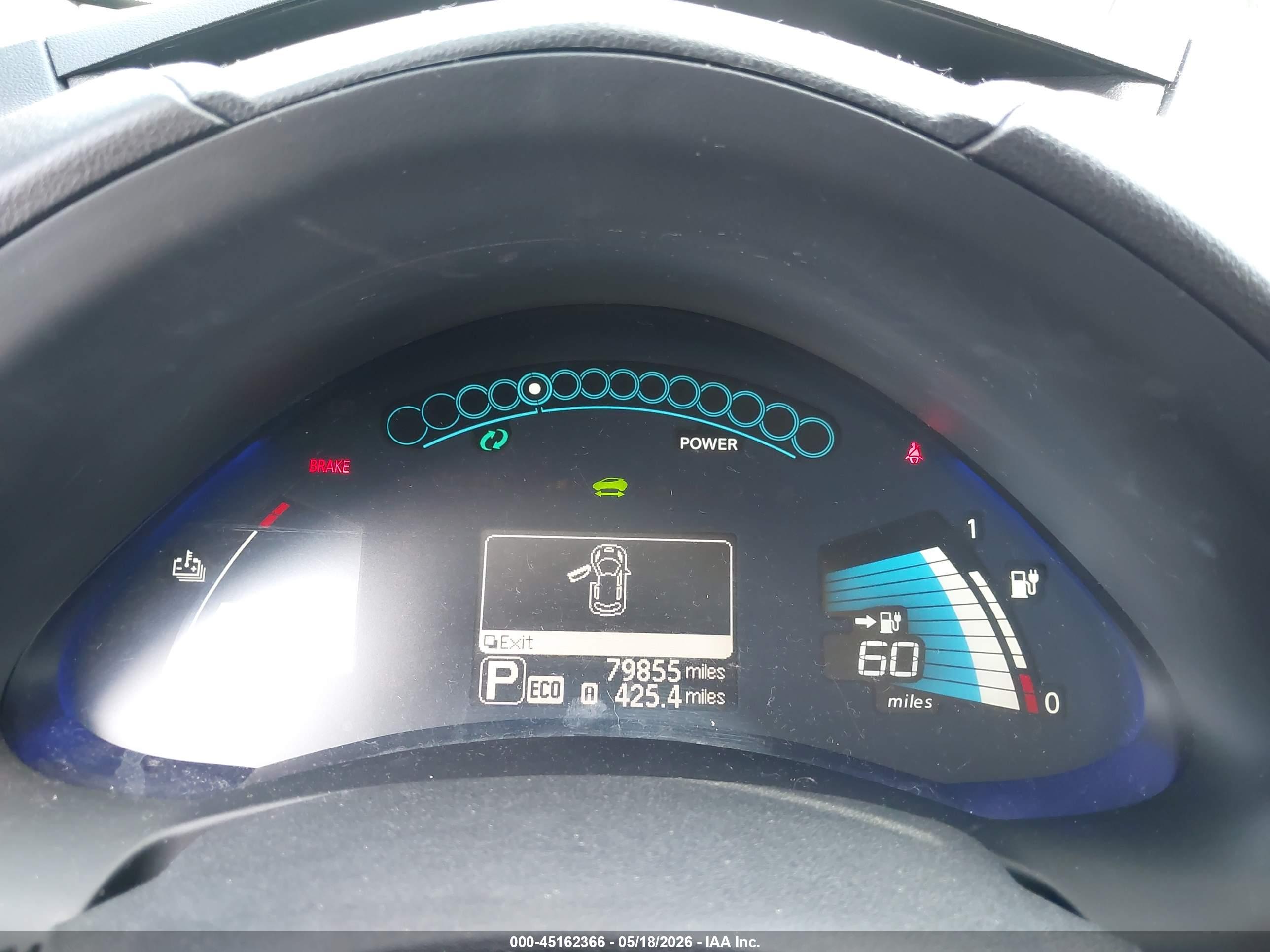 NISSAN LEAF image 7