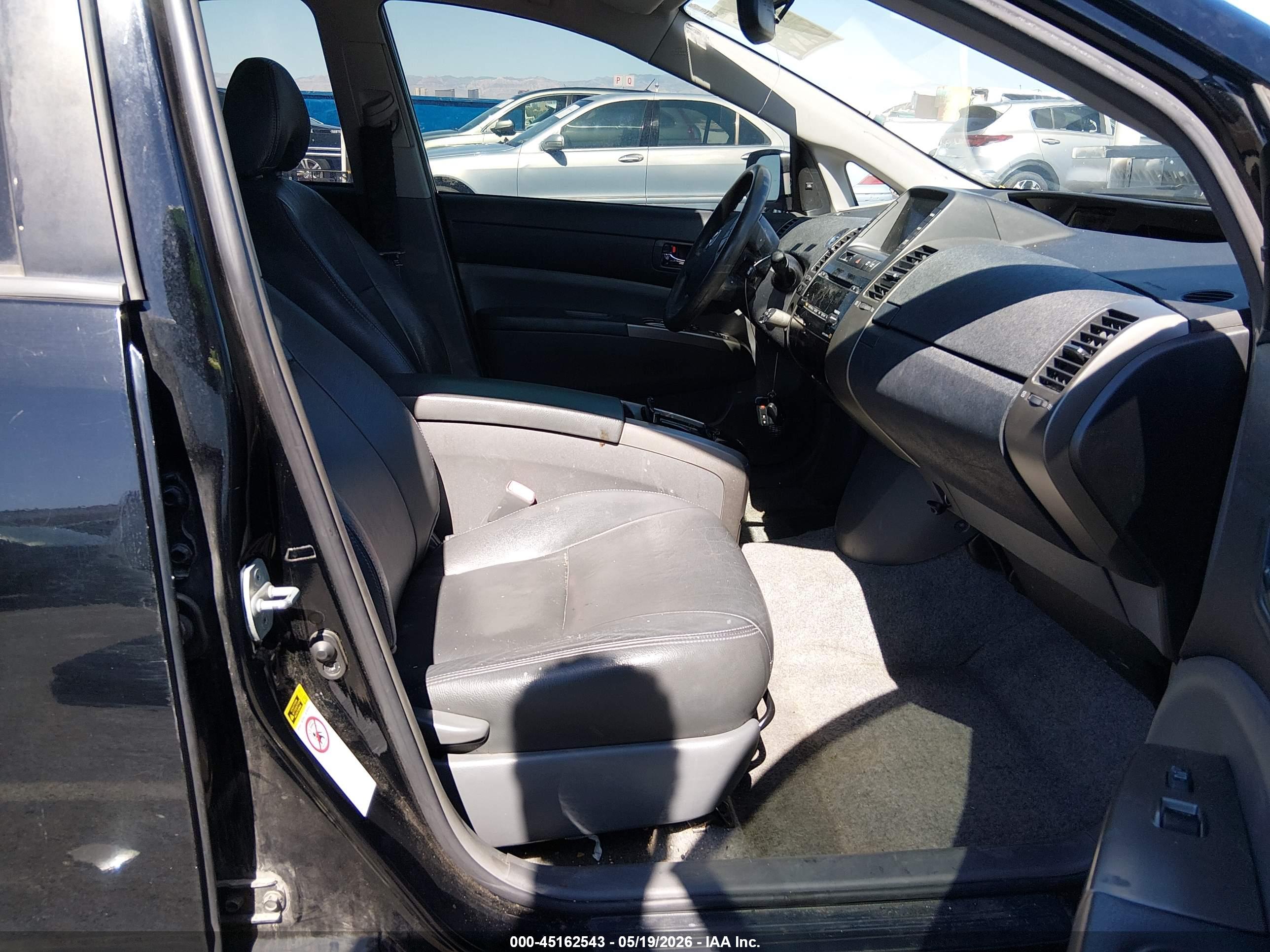 TOYOTA PRIUS image 5