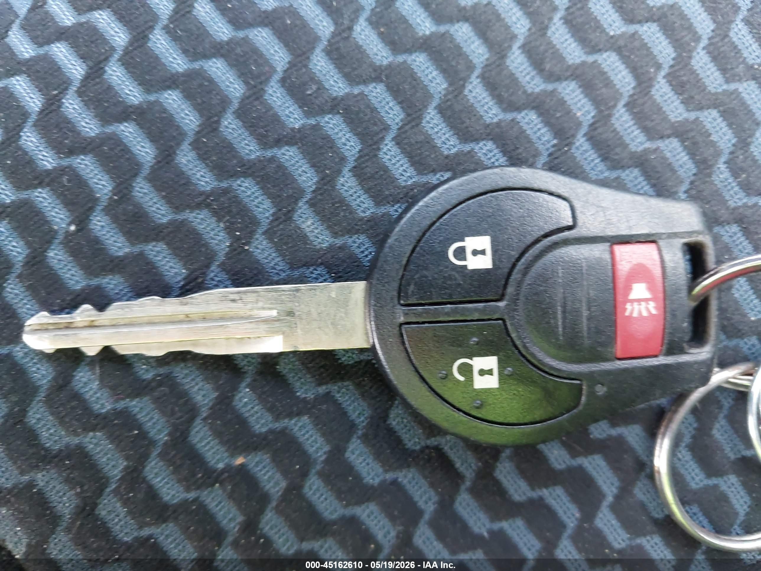 NISSAN VERSA image 11
