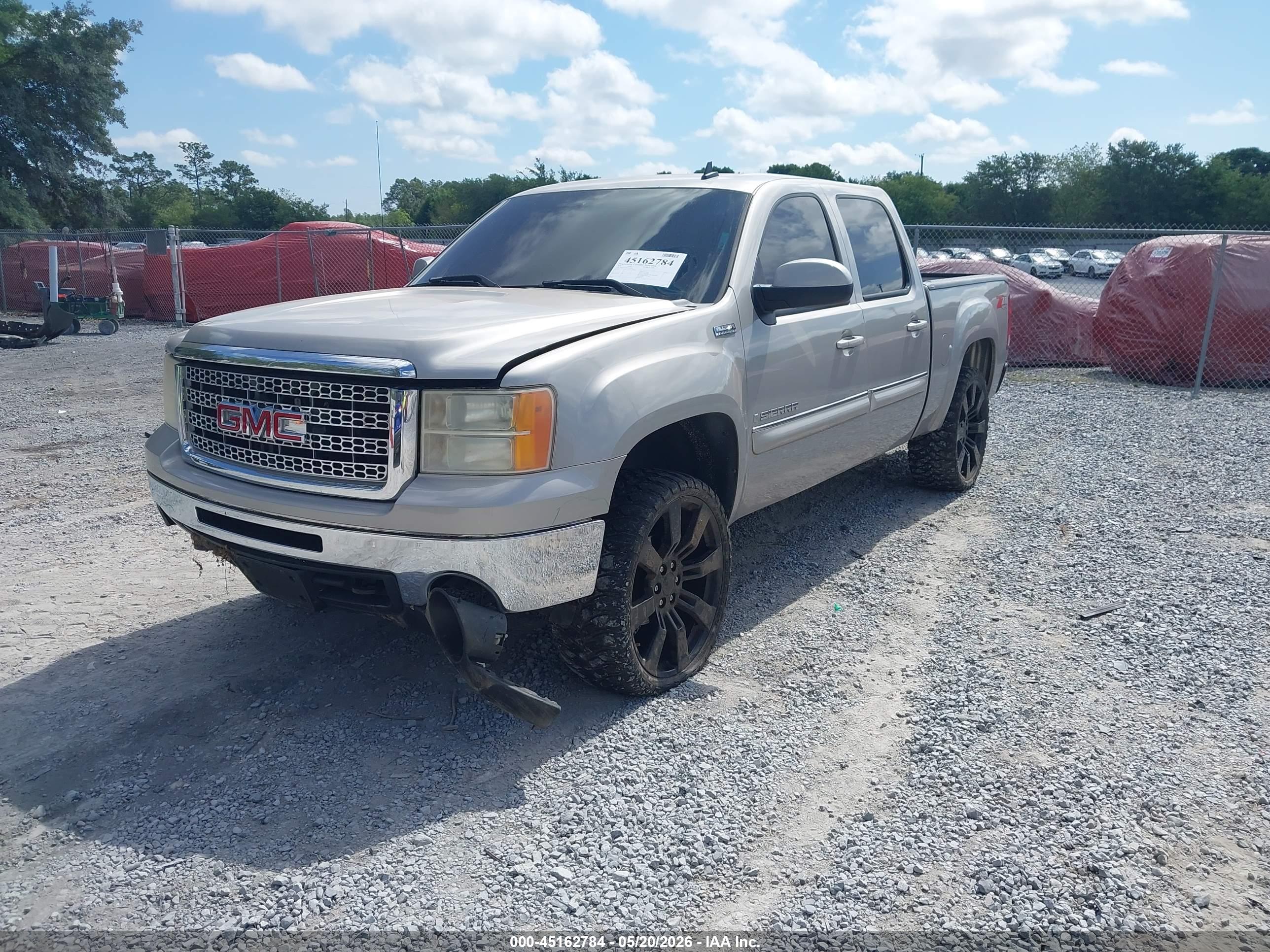 GMC SIERRA image 2