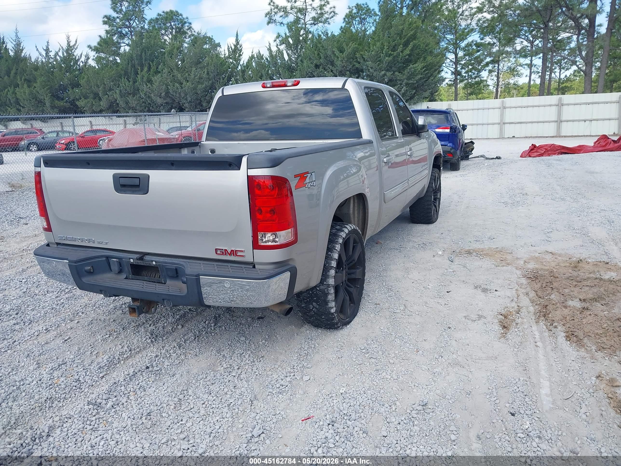 GMC SIERRA image 4
