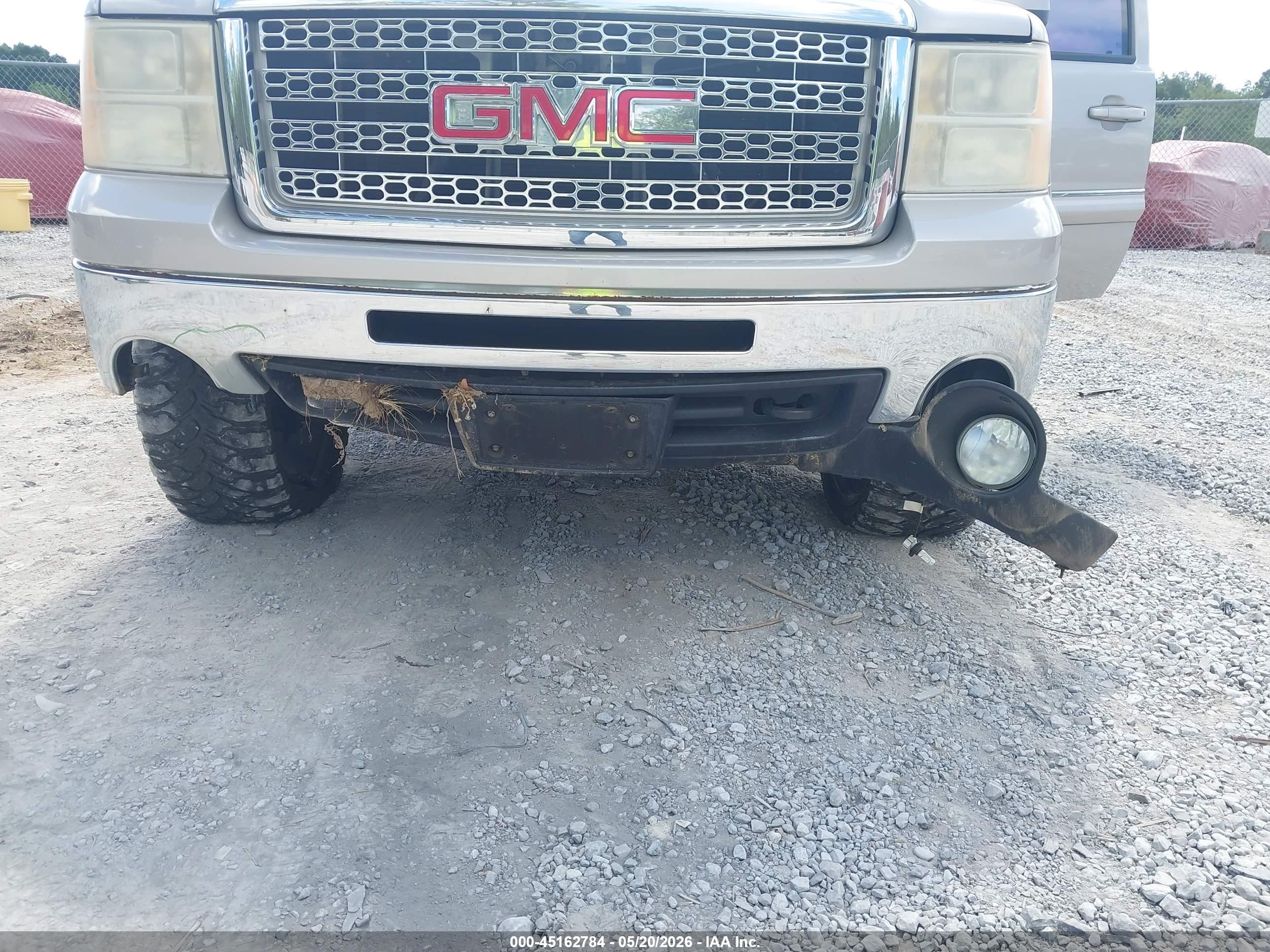 GMC SIERRA image 6