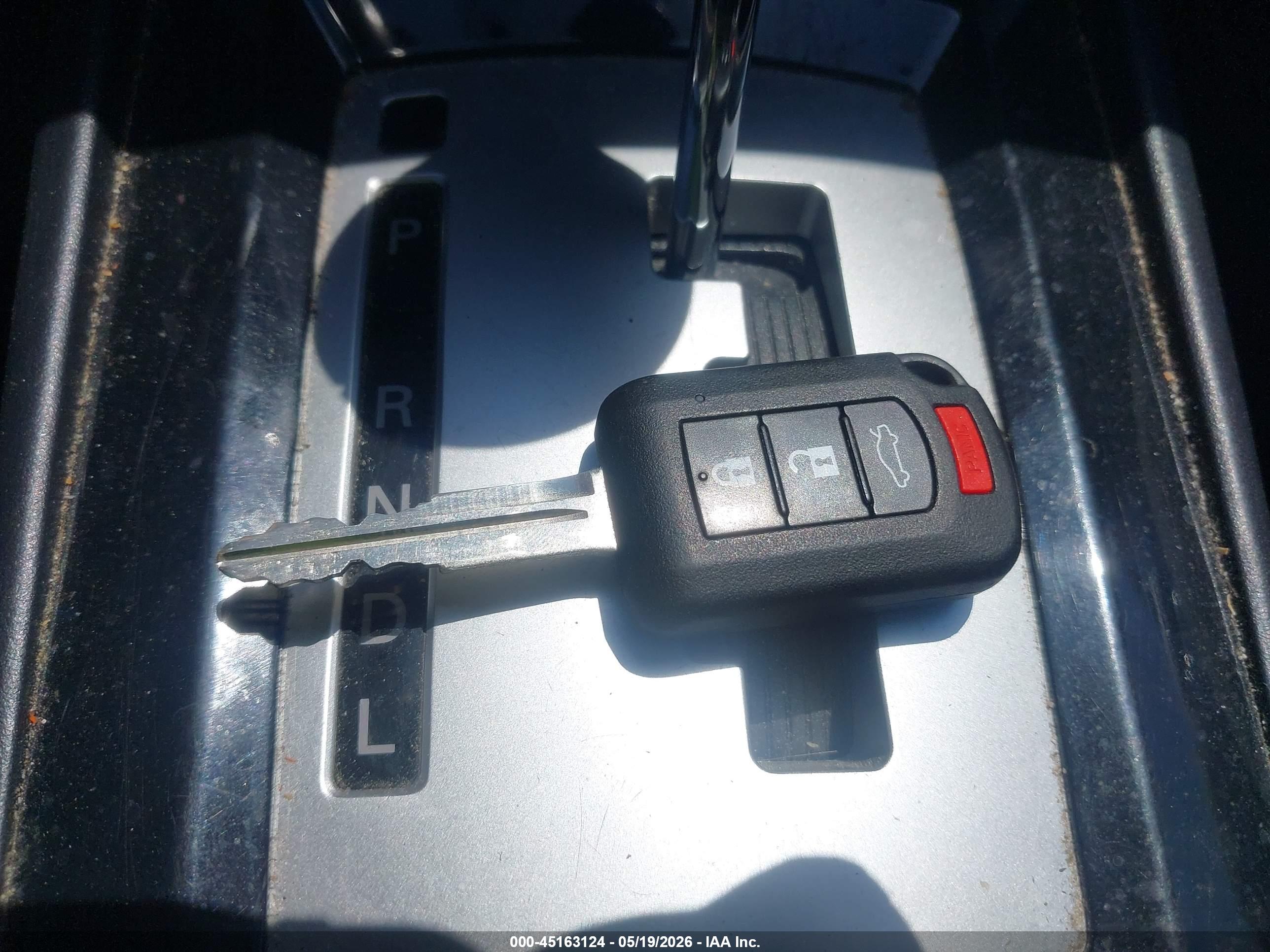 MITSUBISHI LANCER image 11