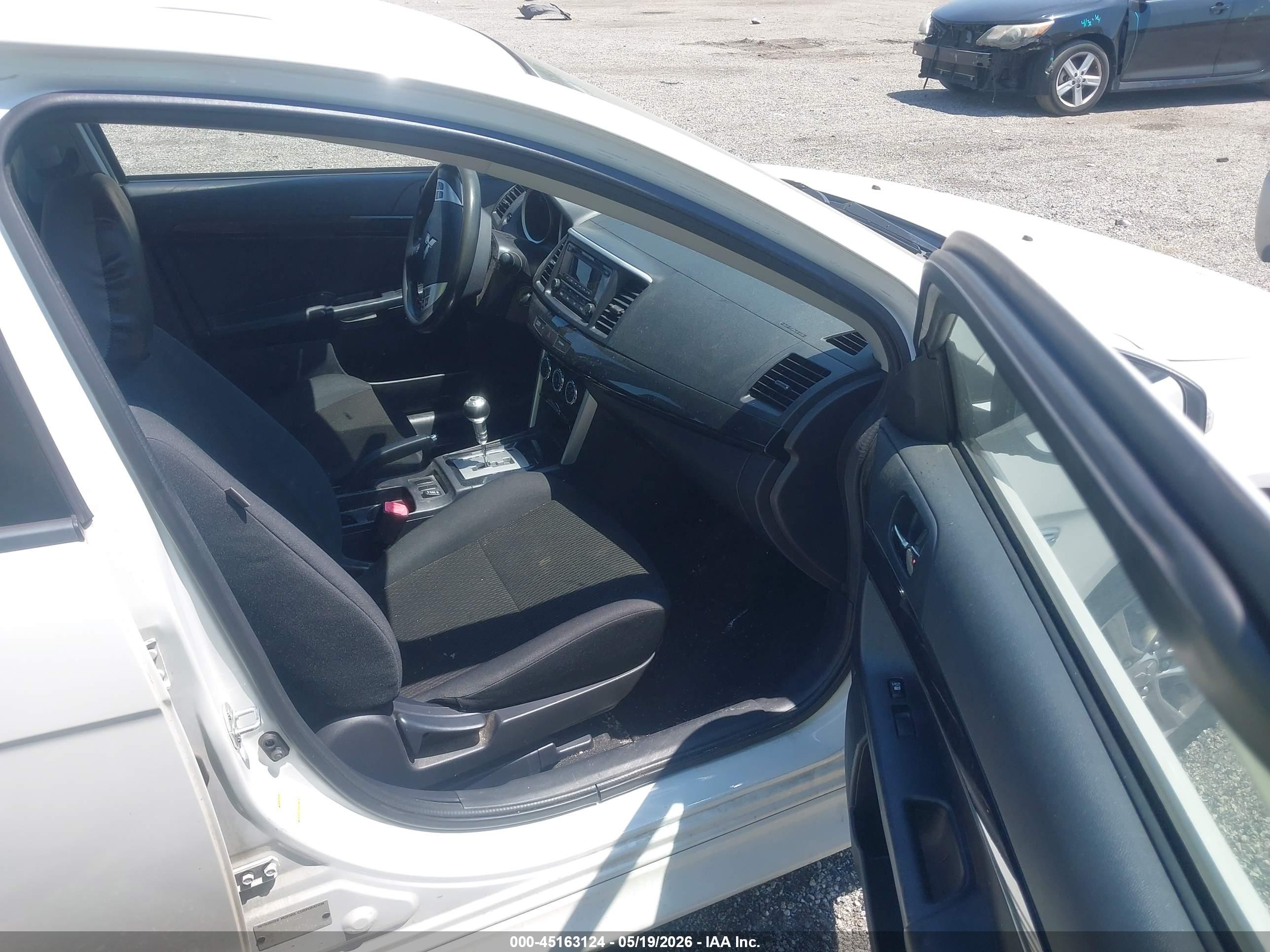 MITSUBISHI LANCER image 5