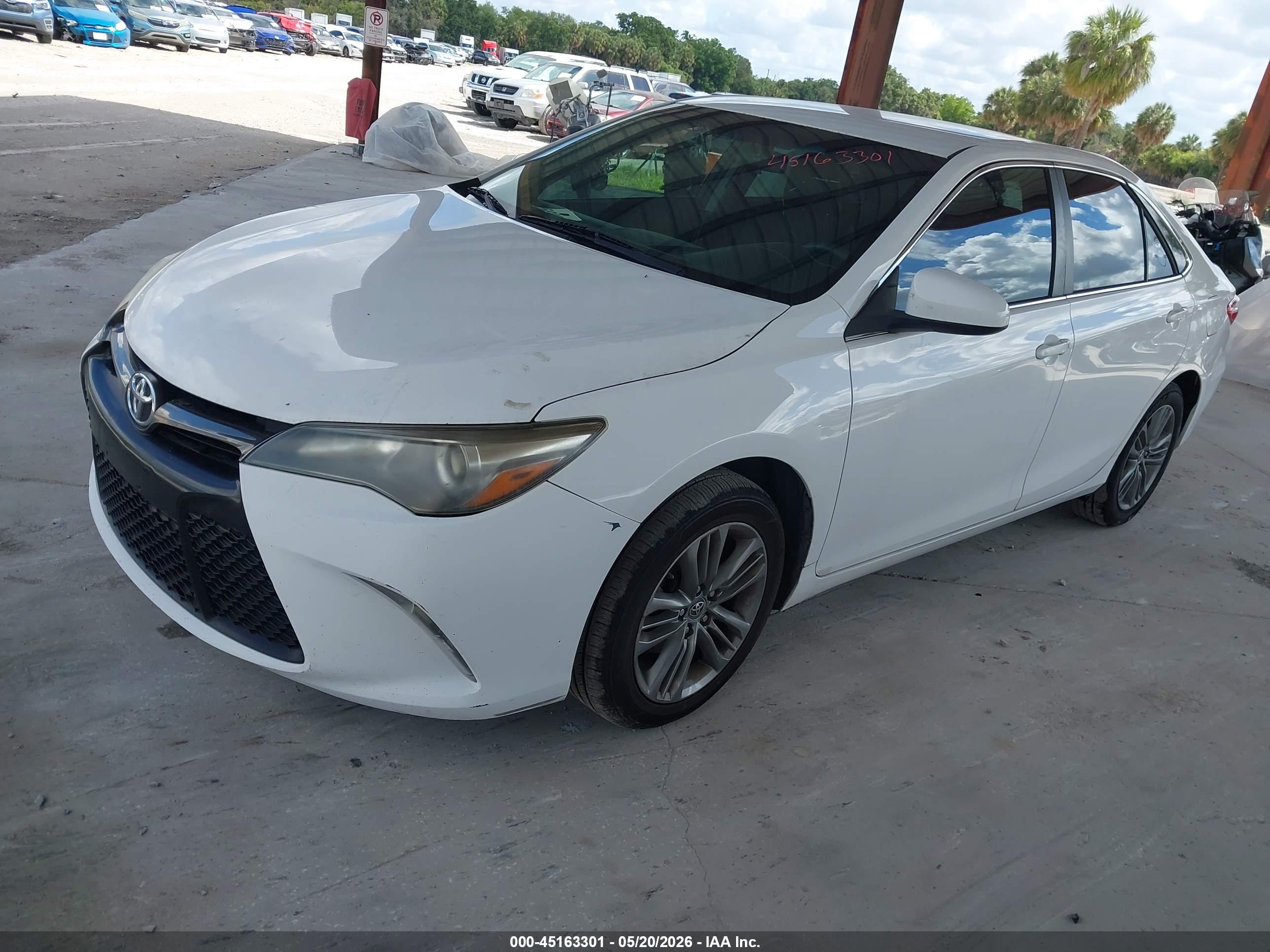 TOYOTA CAMRY image 2