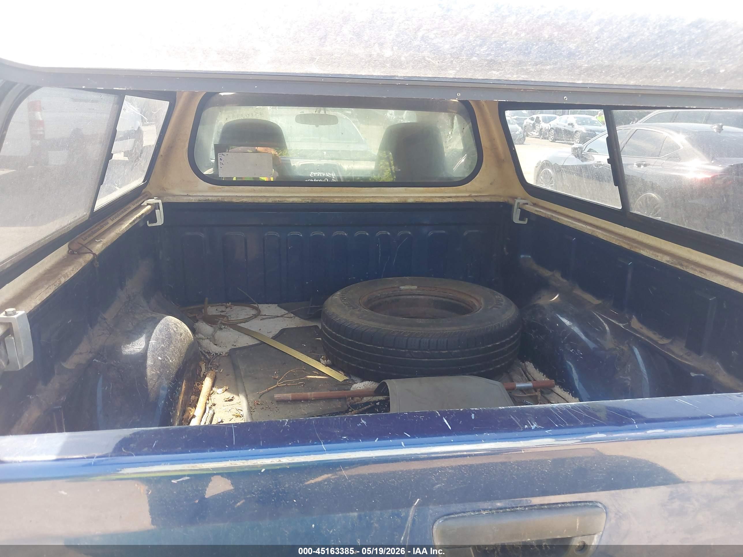 CHEVROLET COLORADO image 8