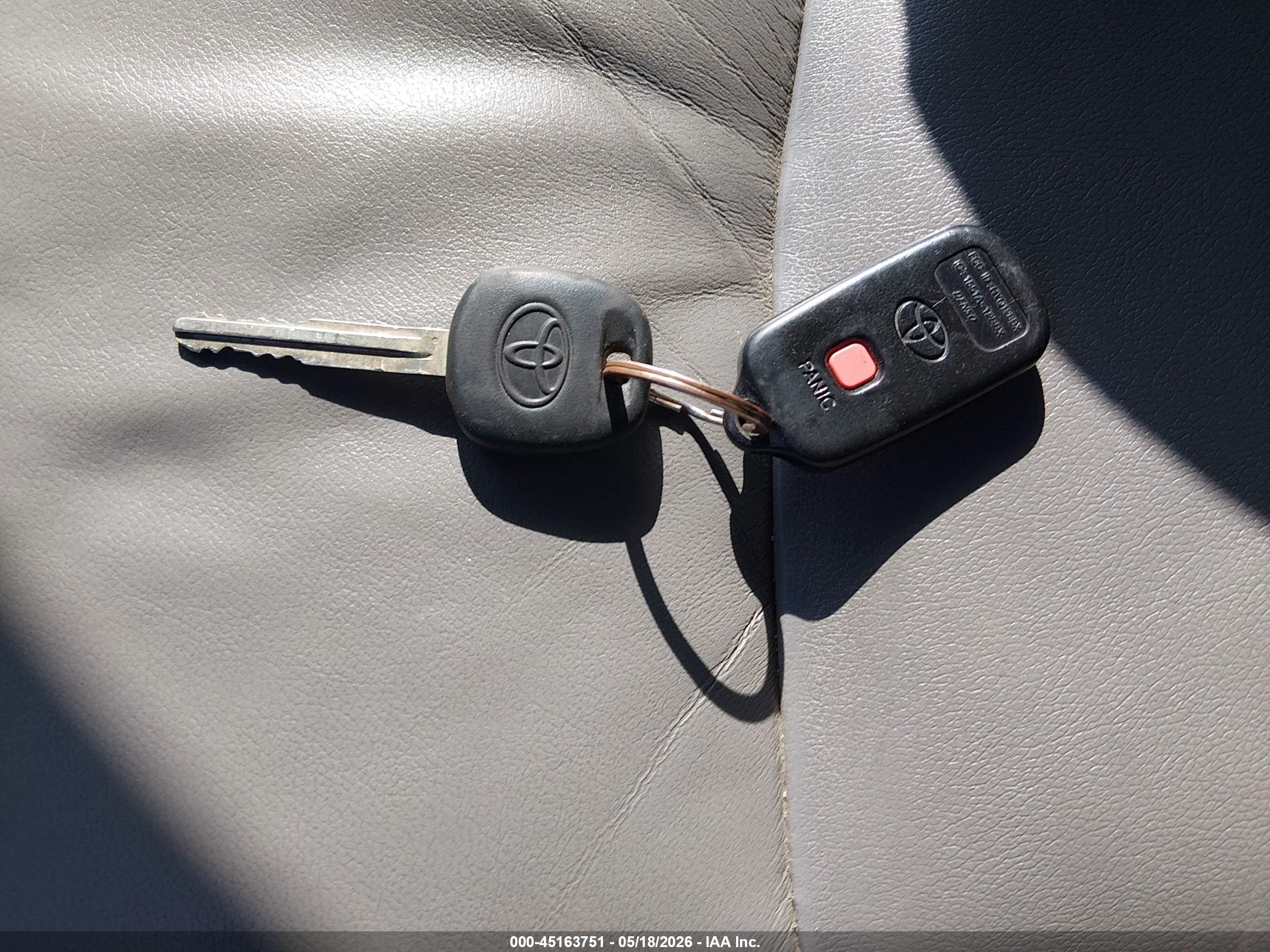 TOYOTA 4RUNNER image 11