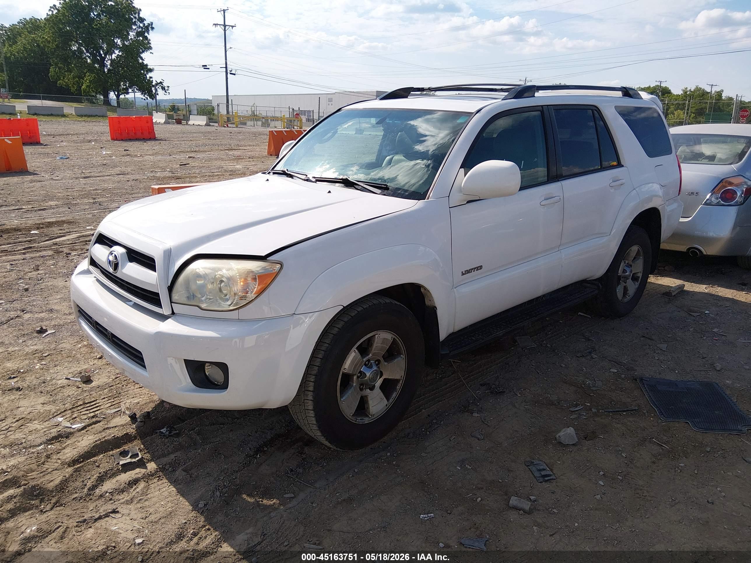 TOYOTA 4RUNNER image 2