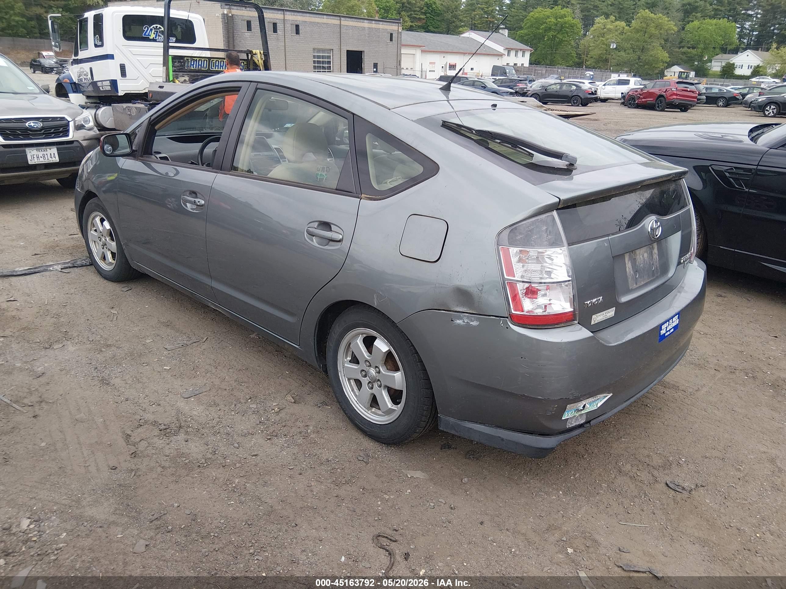 TOYOTA PRIUS image 3