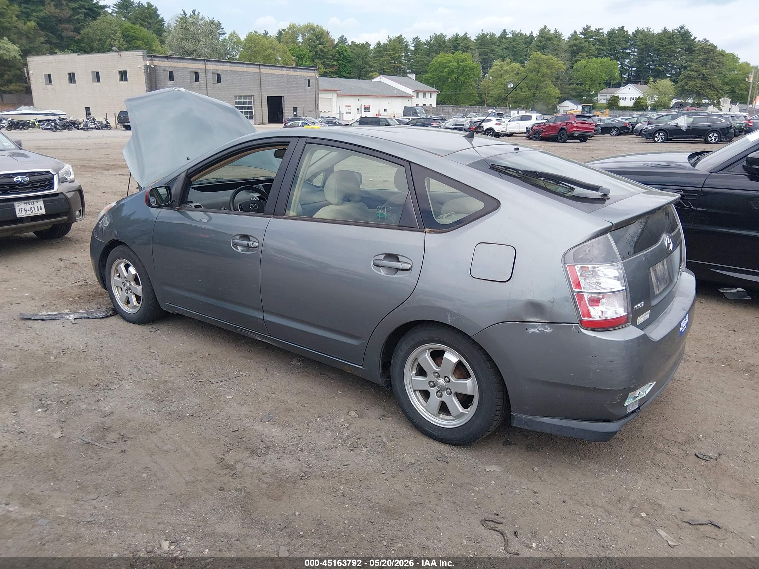 TOYOTA PRIUS image 6