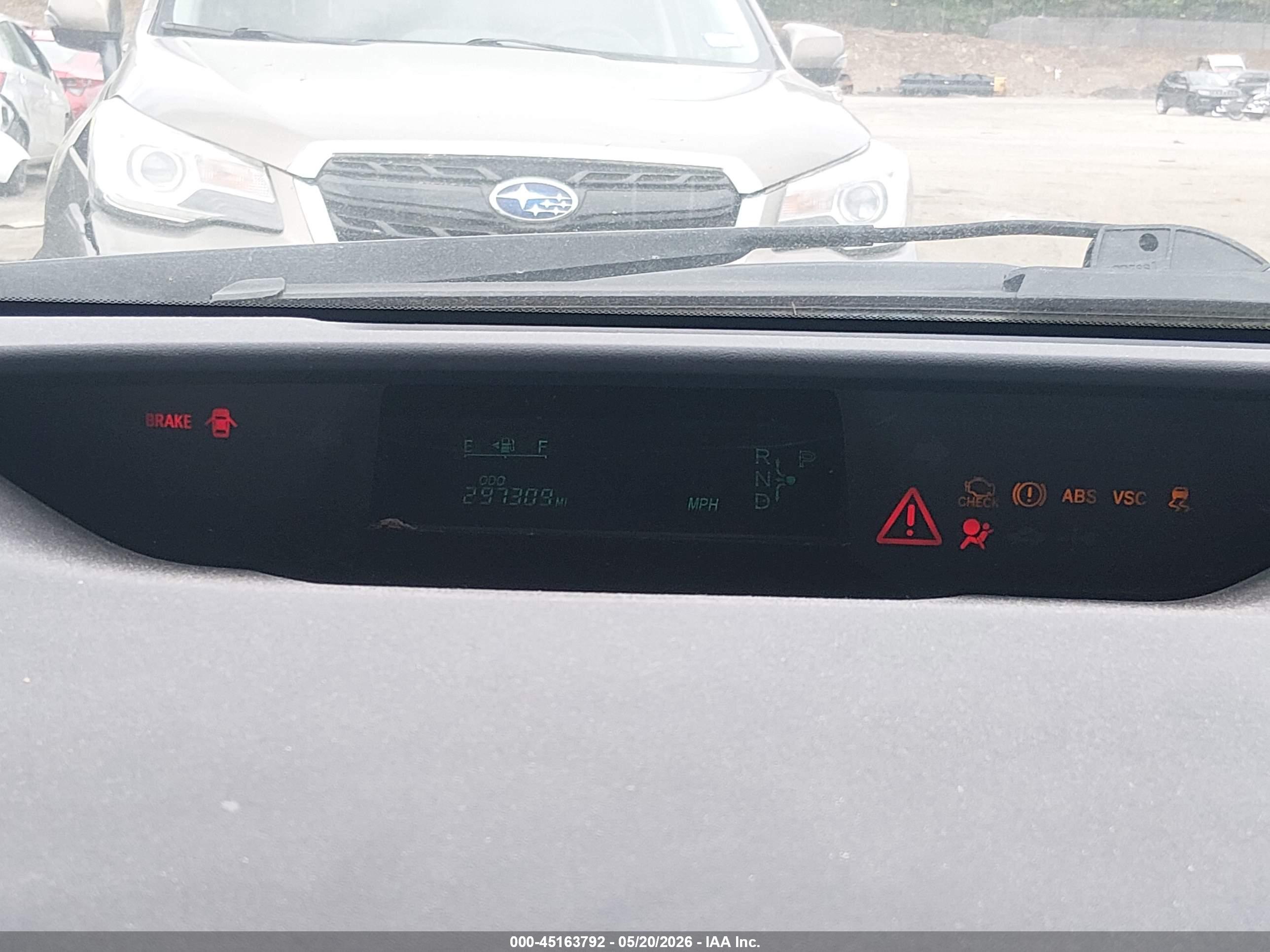 TOYOTA PRIUS image 7