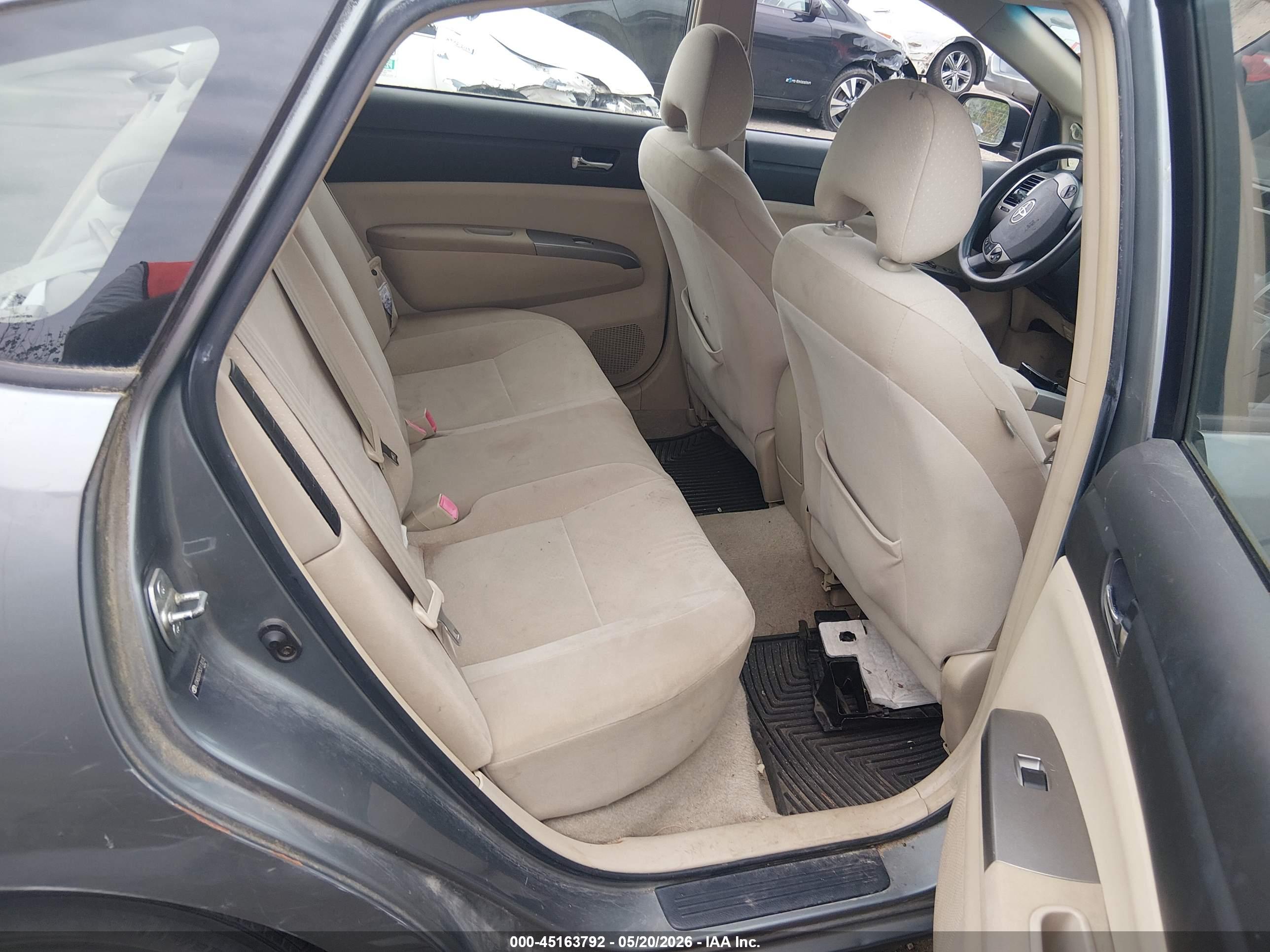 TOYOTA PRIUS image 8